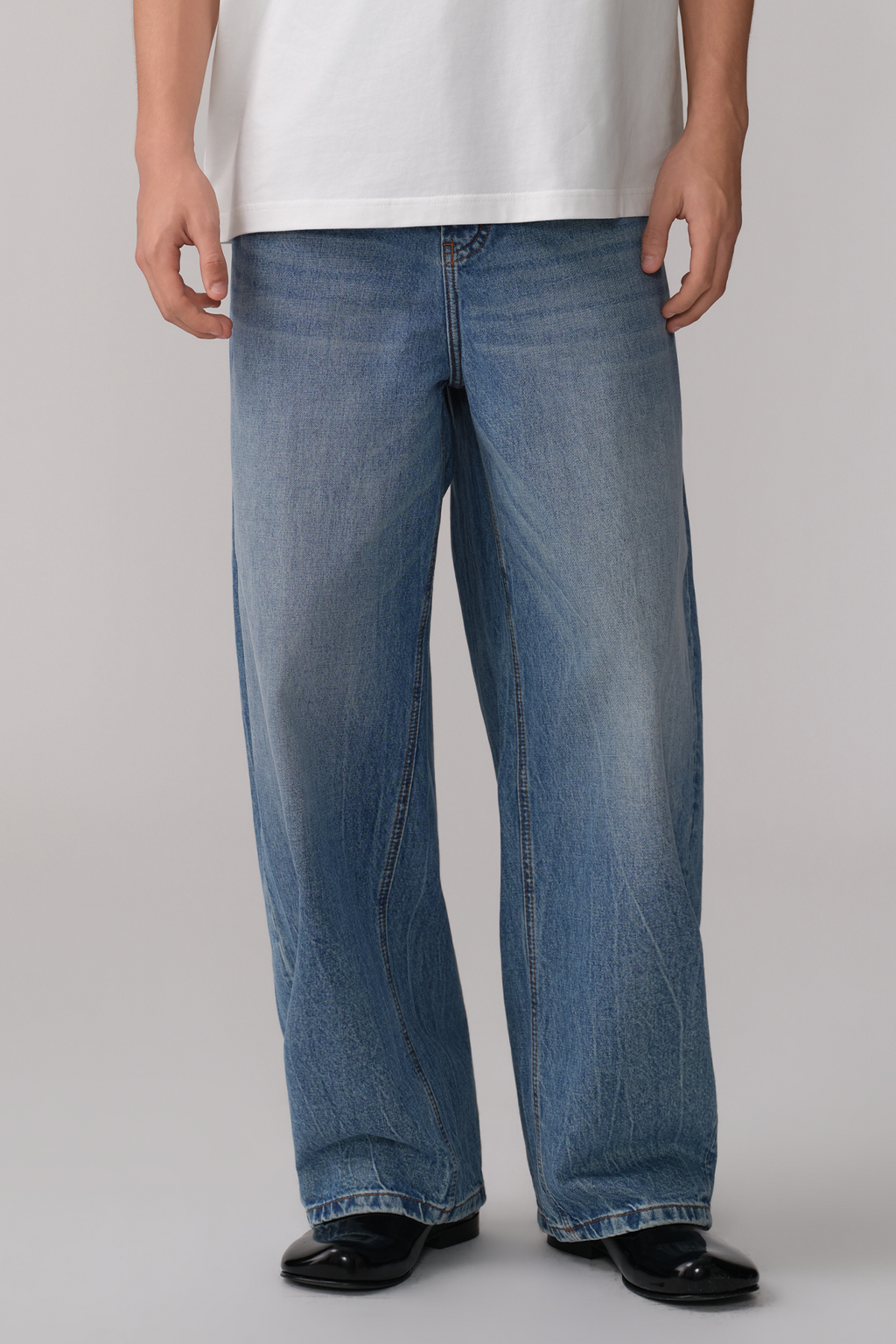 OPICLOTH Washed Whiskered Curved Jeans