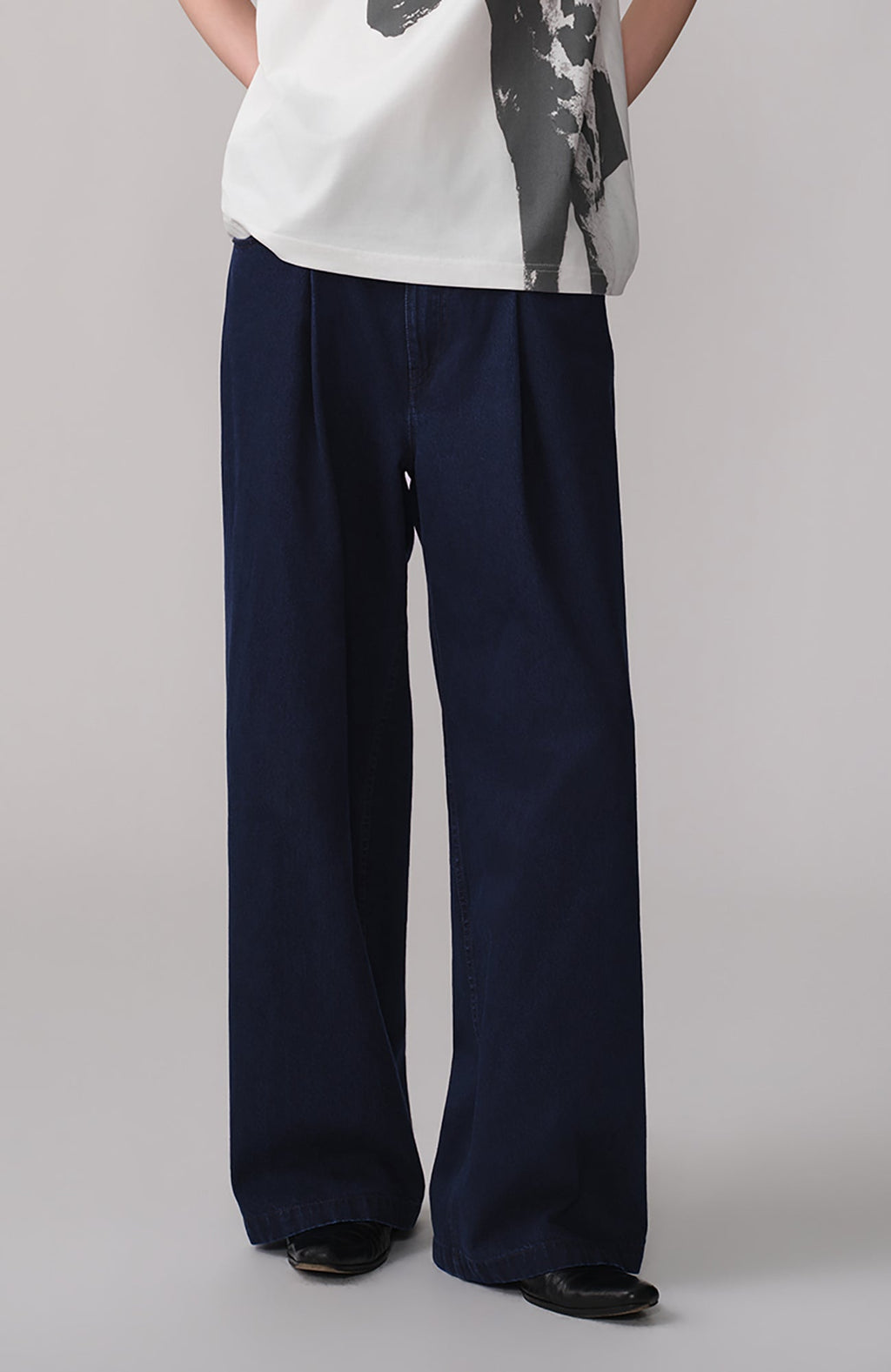 OPICLOTH Washed Indigo Pleated Jeans