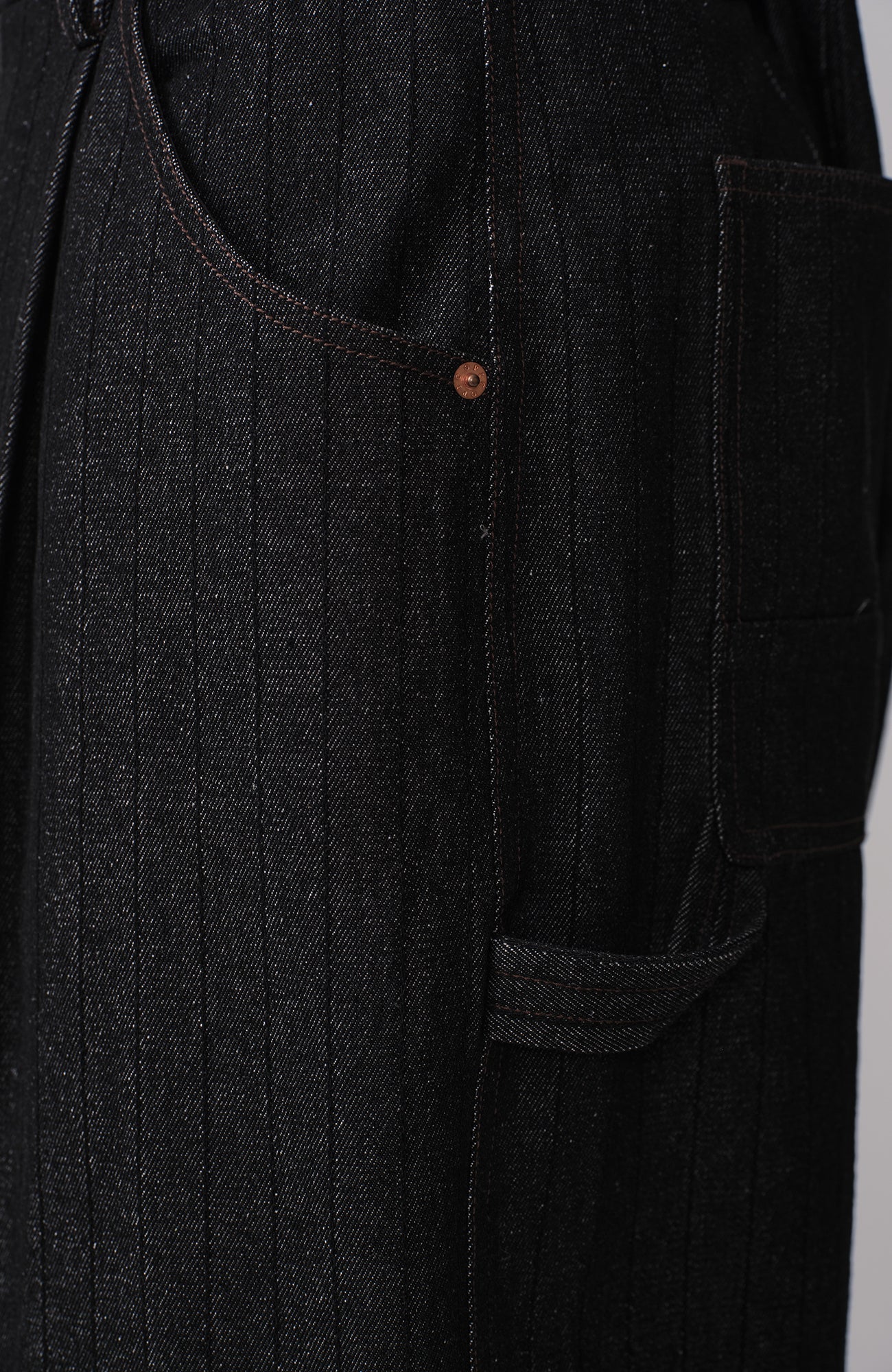 OPICLOTH Pinstripe Pleated Tapered Jeans