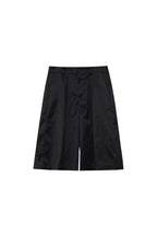 ASSEEN Pleated Wide-Leg Bermuda Shorts