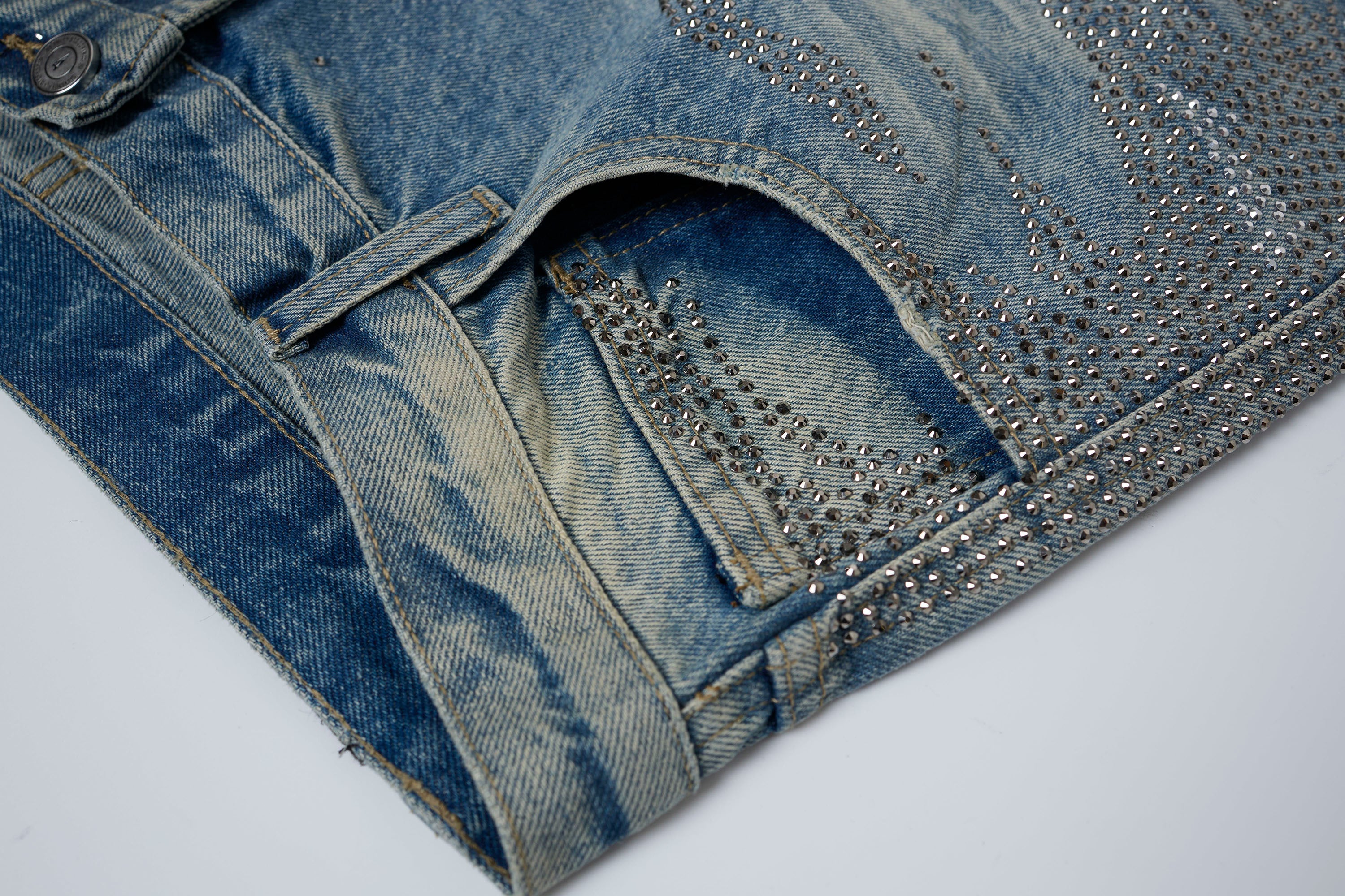 CLP Diamond Distressed Straight-Leg Jorts