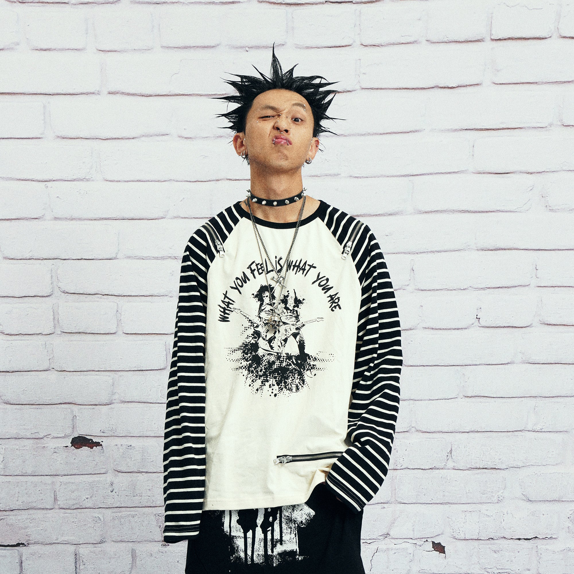 VENTUREK Punk Graphic Multi-Zip Striped Raglan Long-Sleeve Tee