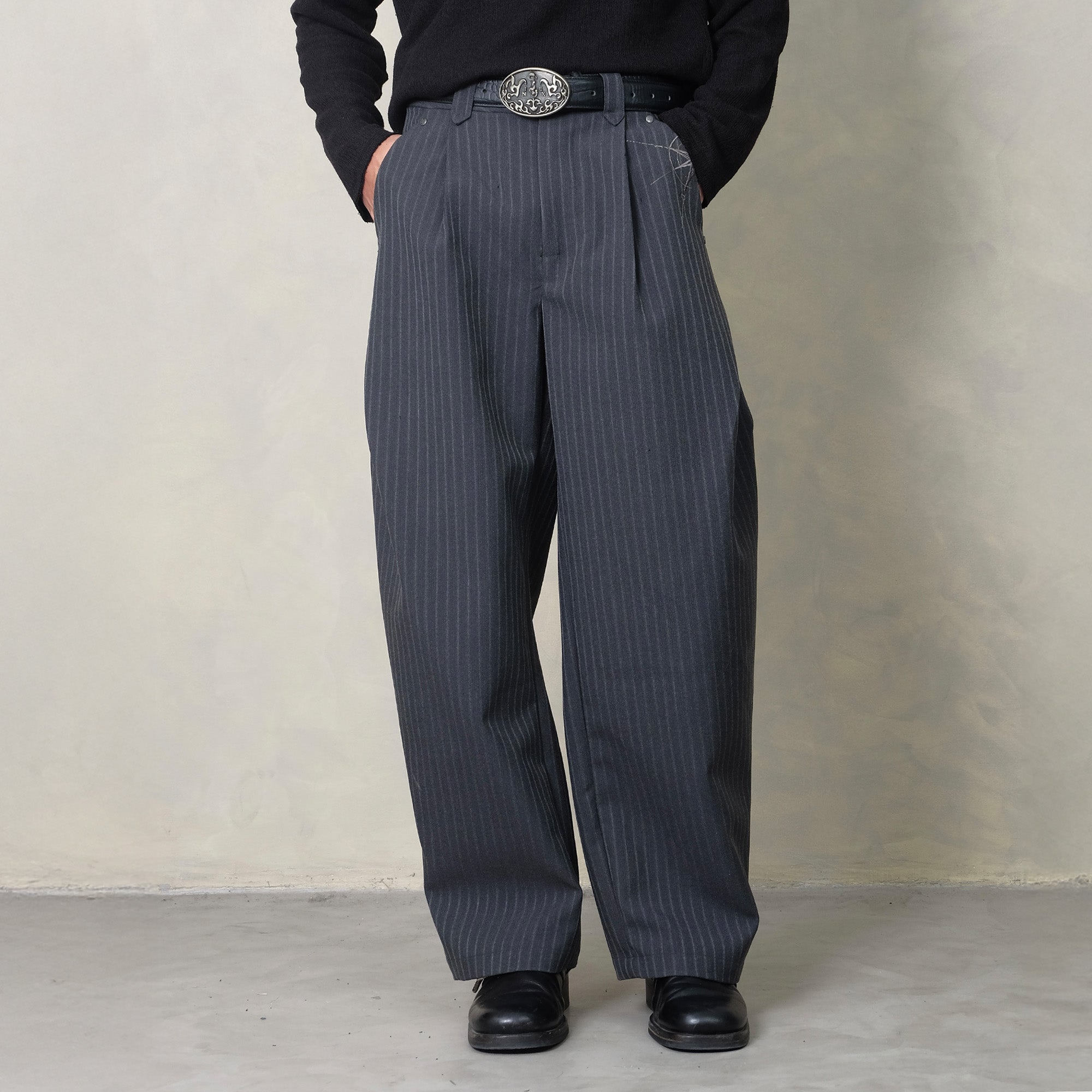 IN EXISTENCE Stripe Pleated Embroidery Curved Pants