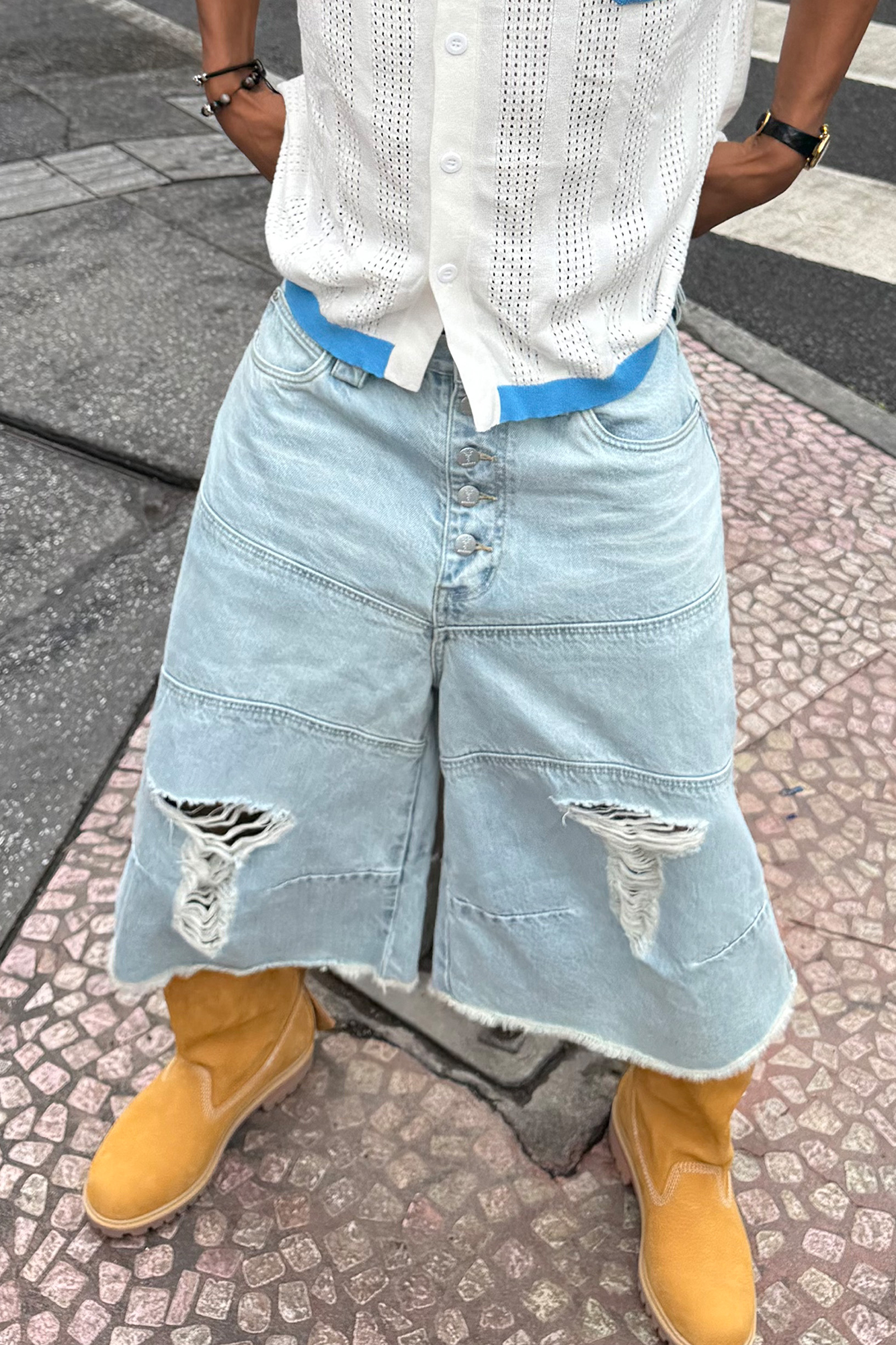 STEEPC Distressed Washed Raw-Edge Denim Shorts