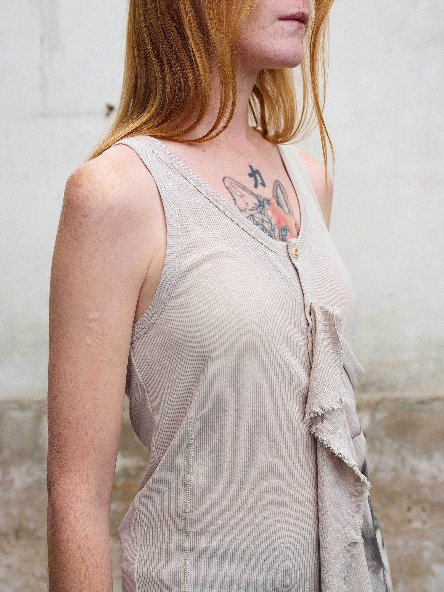 ILNya Nieternite Nifutur Deconstructed Graphic Knit Tank Top Gray