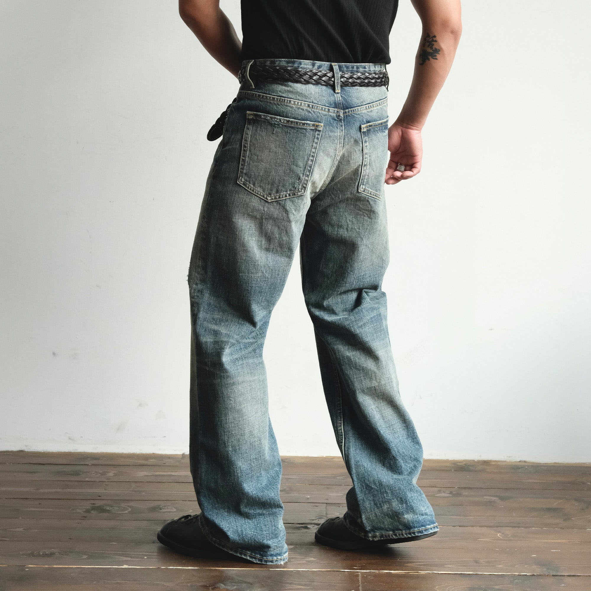 NEIGBORL Washed Distressed Flared Jeans