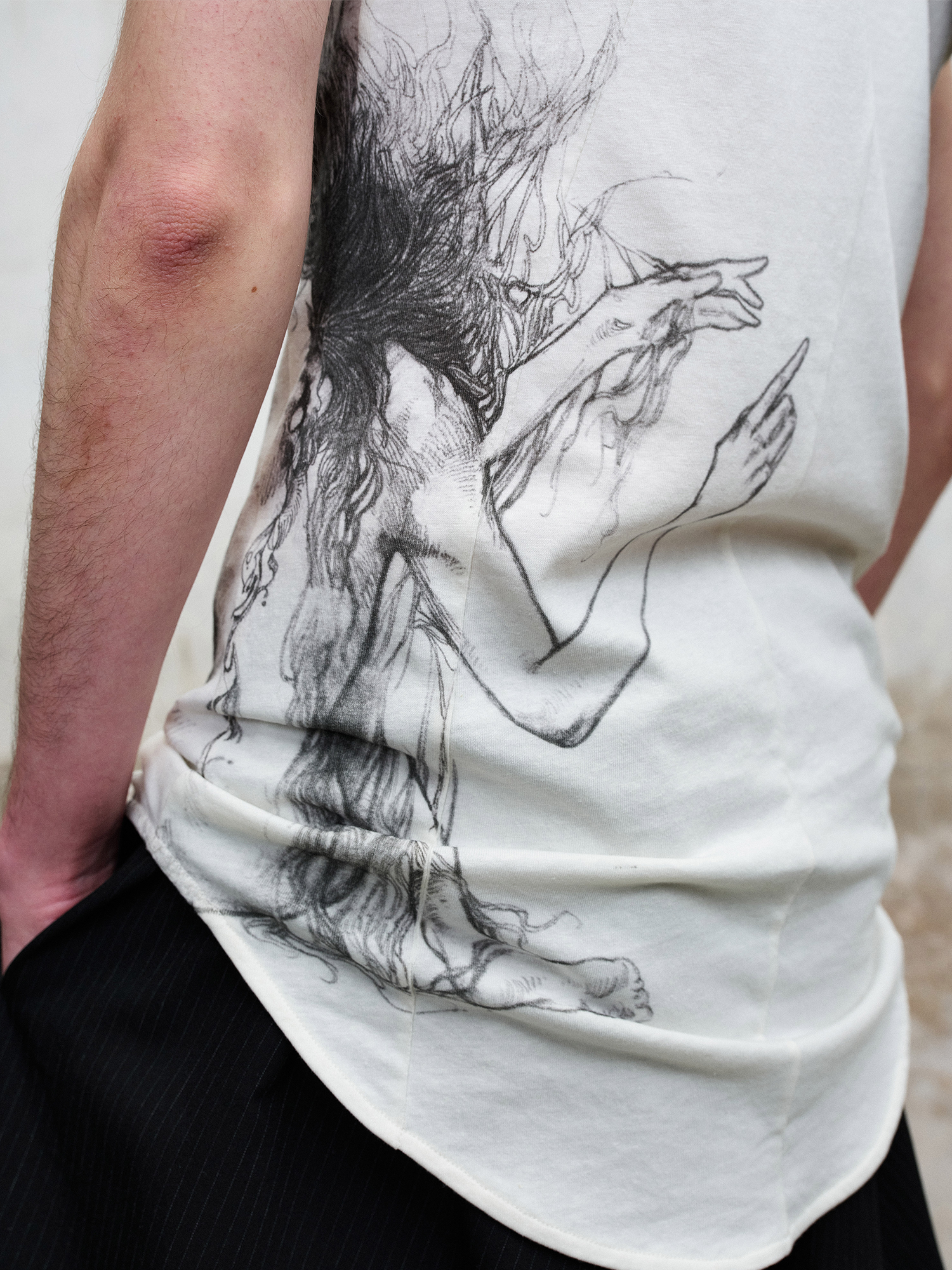 ILNya Nieternite Nifutur Spliced Graphic Tank Top