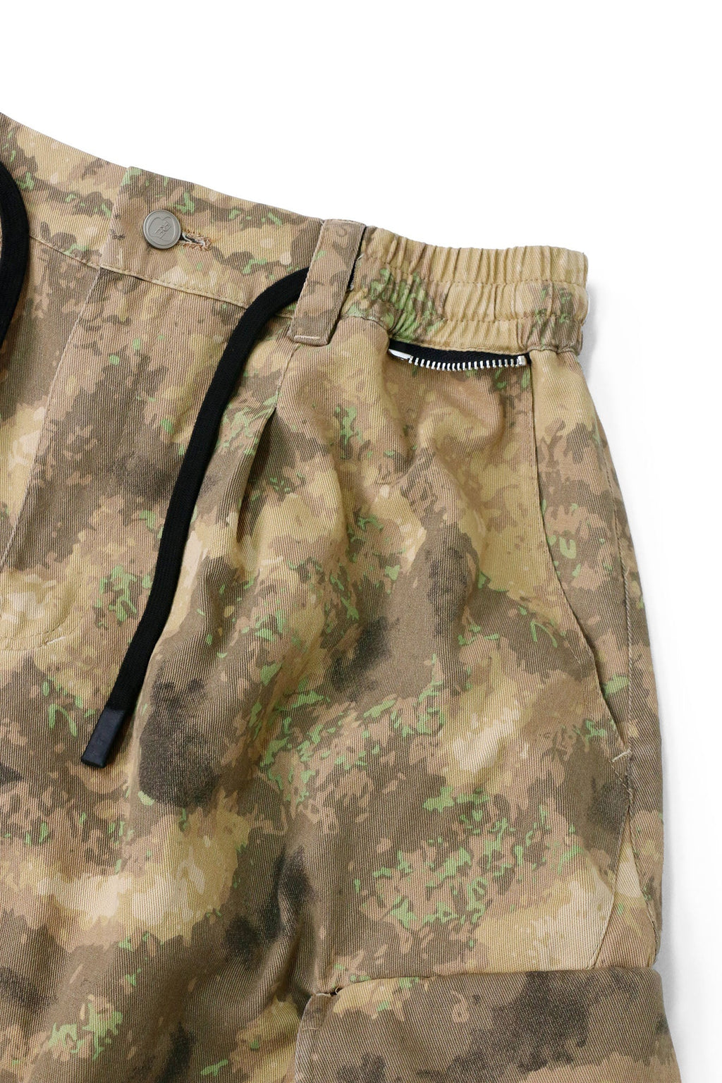 RELABEL Detachable Scarf Camo Leopard Panel Oversized Shorts