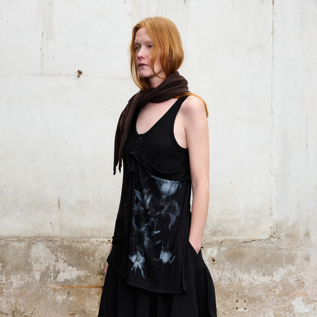 ILNya Nieternite Nifutur Deconstructed Graphic Knit Tank Top Black