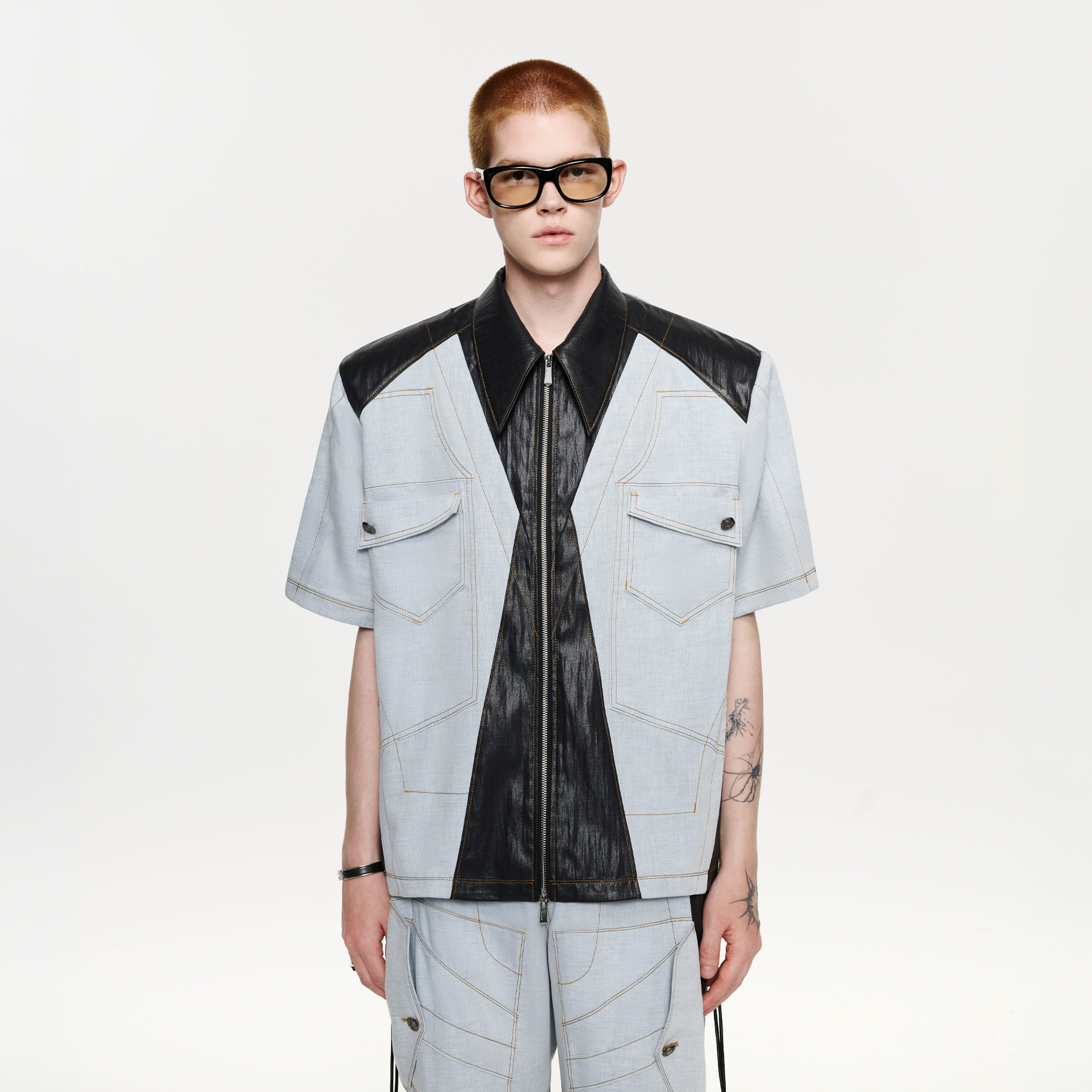 TIWILLTANG Contrast Stitch Paneled Zip-Up Half Shirt