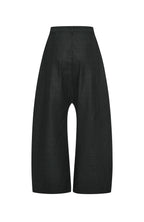 7440 37 1 Symmetrical Pleats Drop-Crotch Jeans