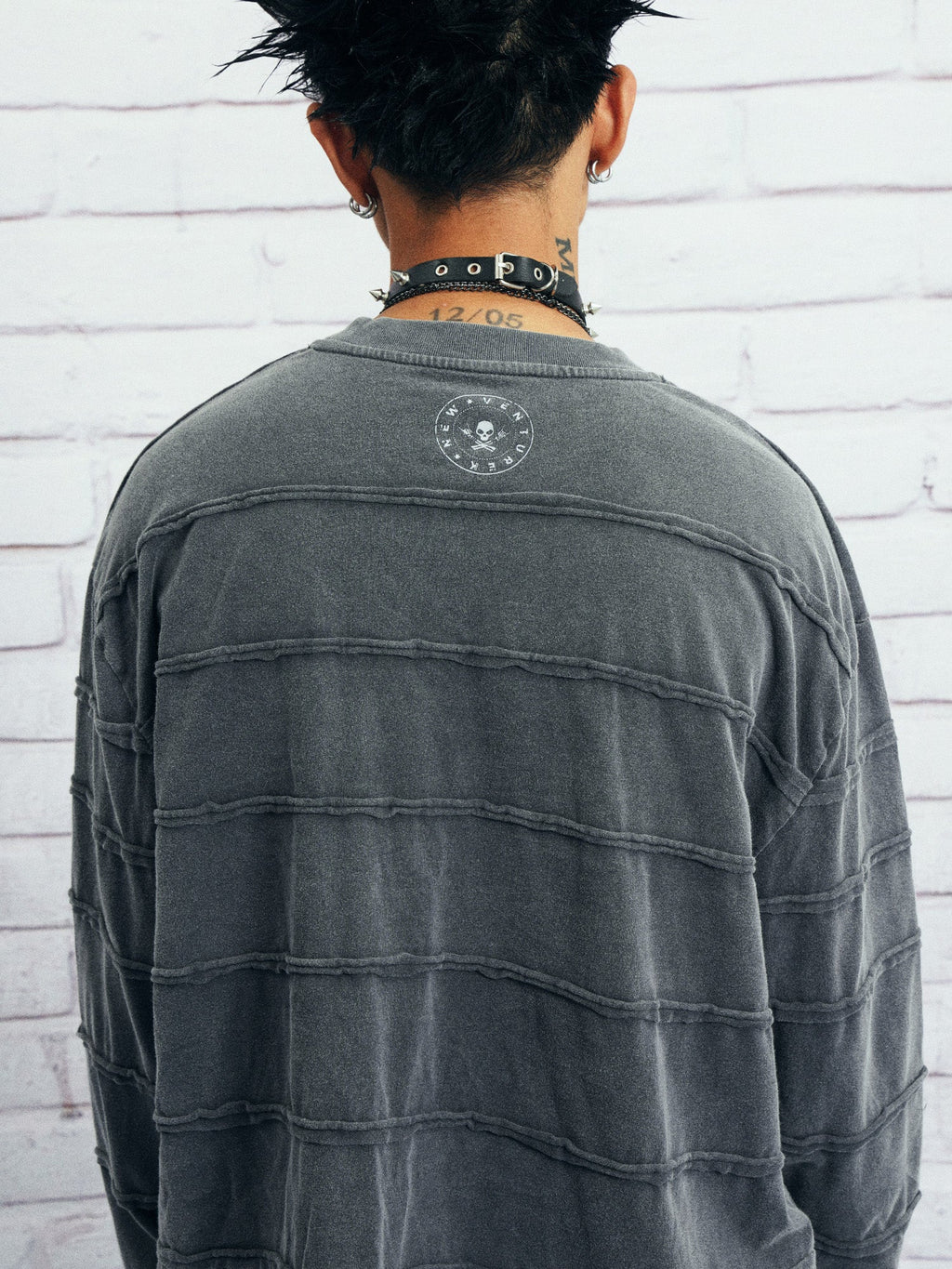 VENTUREK Washed Stripe-Layered Graffiti Long-Sleeve Tee