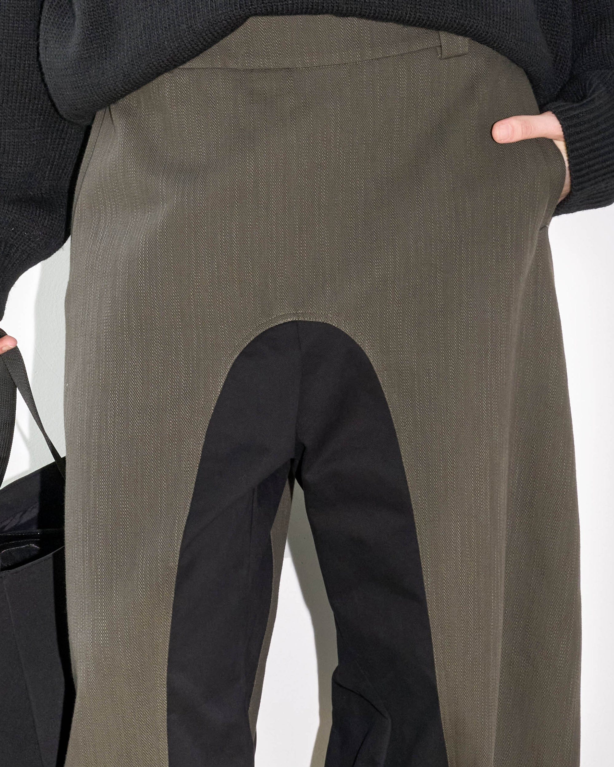 LABELROOM Paneled Color Blocked Zipper Pants