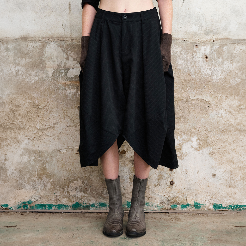 ILNya Nieternite Nifutur Pinstripe Balloon Skort Pants