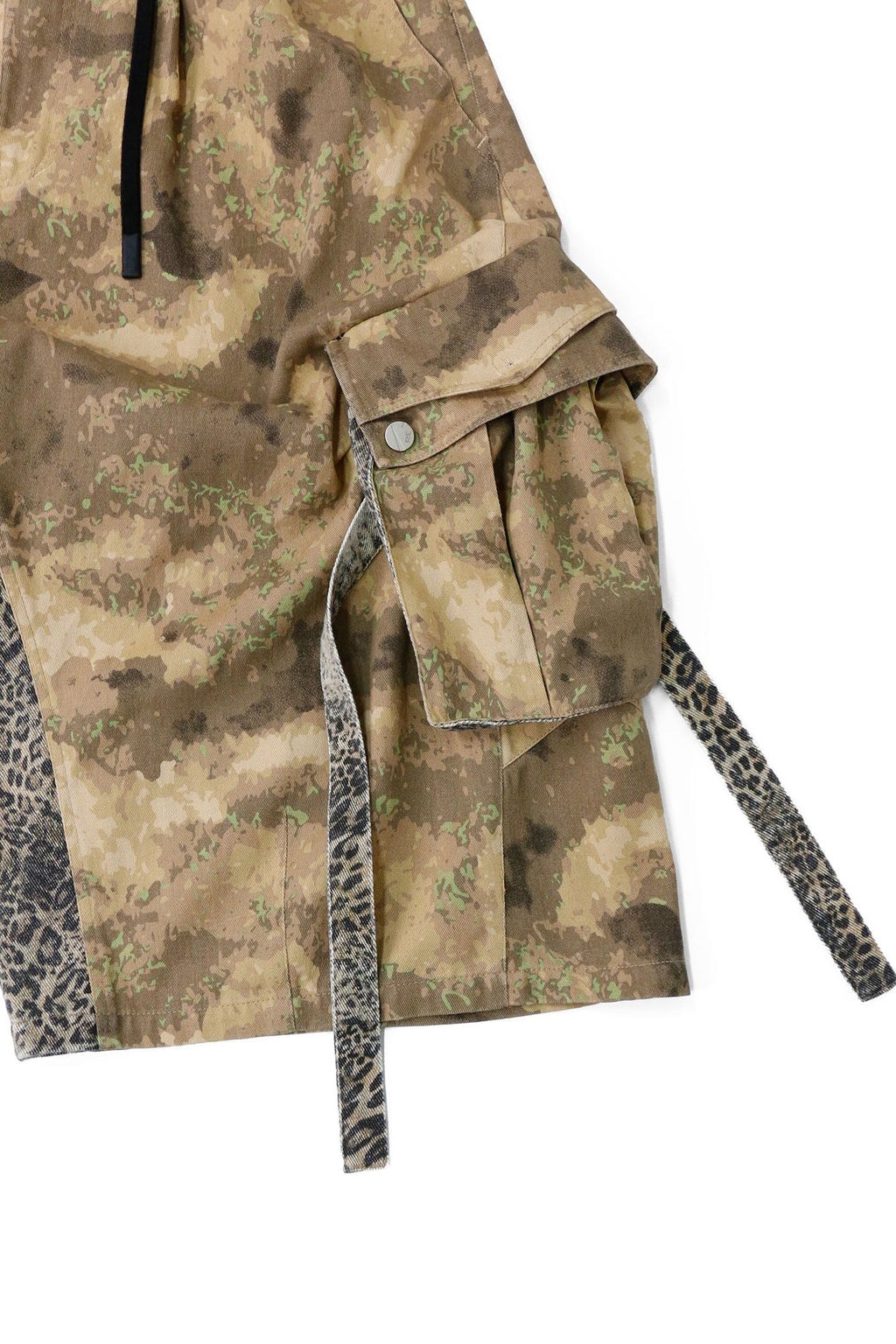 RELABEL Detachable Scarf Camo Leopard Panel Oversized Shorts