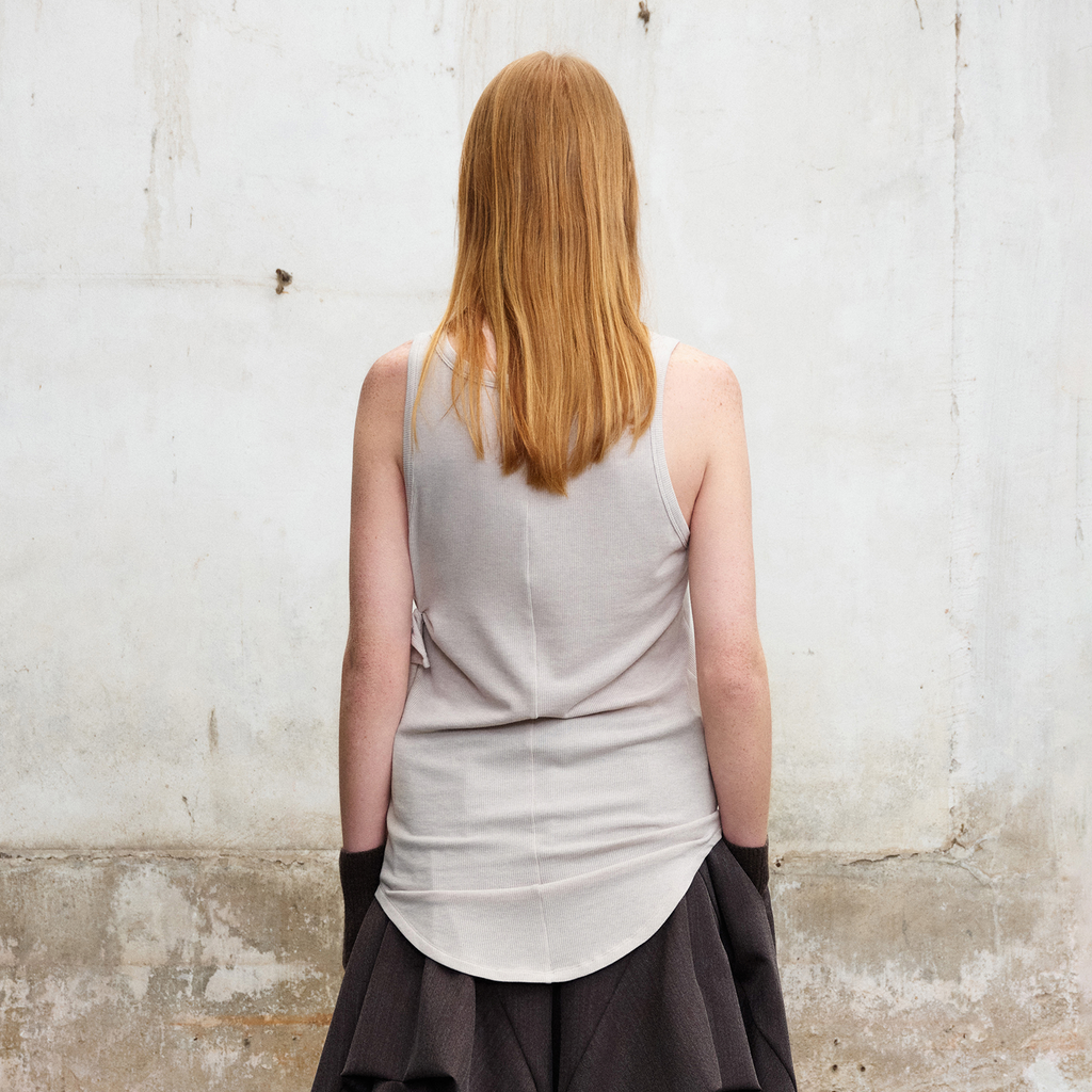 ILNya Nieternite Nifutur Deconstructed Graphic Knit Tank Top Gray