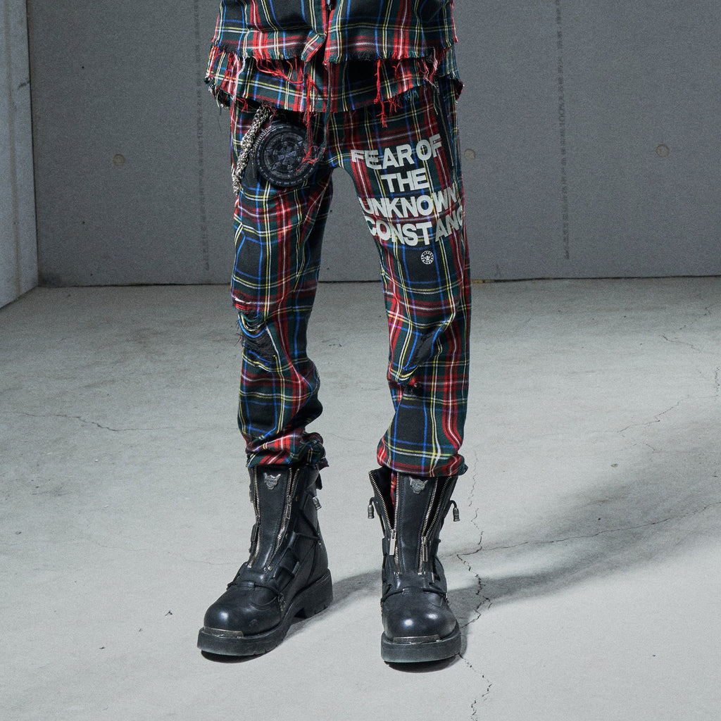 VENTUREK Distressed Zippered-Hem Slogan Slim Plaid Pants