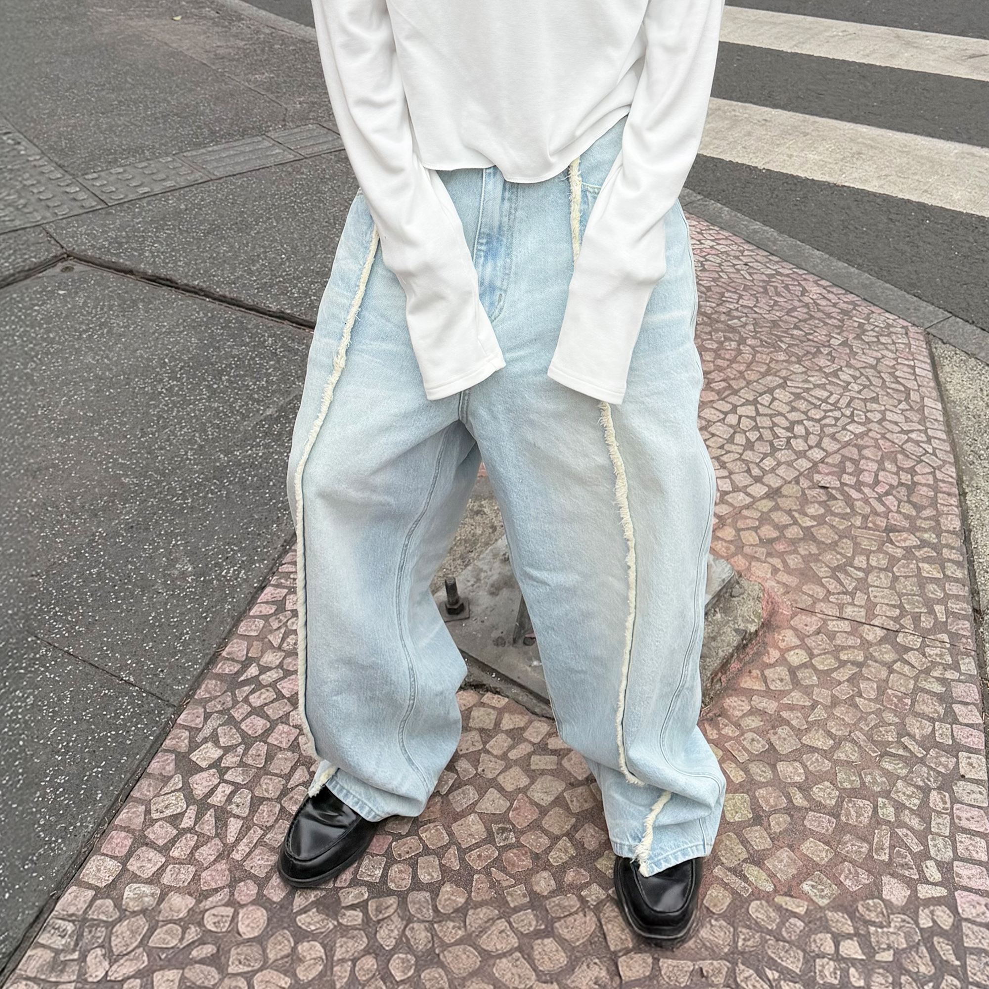 STEEPC Washed Frayed Seam Baggy Jeans