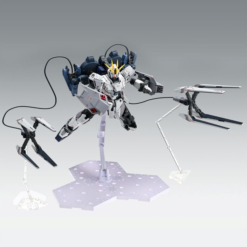 Gundam 1/100 MG Narrative Gundam B-Packs Ver. Ka Model Kit Exclusive