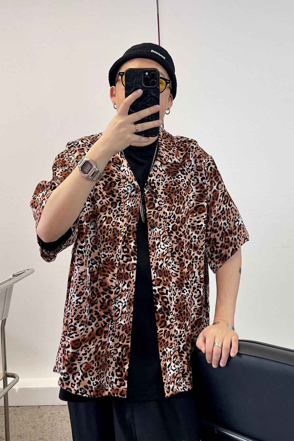 ME DA IGUAL Classic Leopard Full-Print Half Shirt