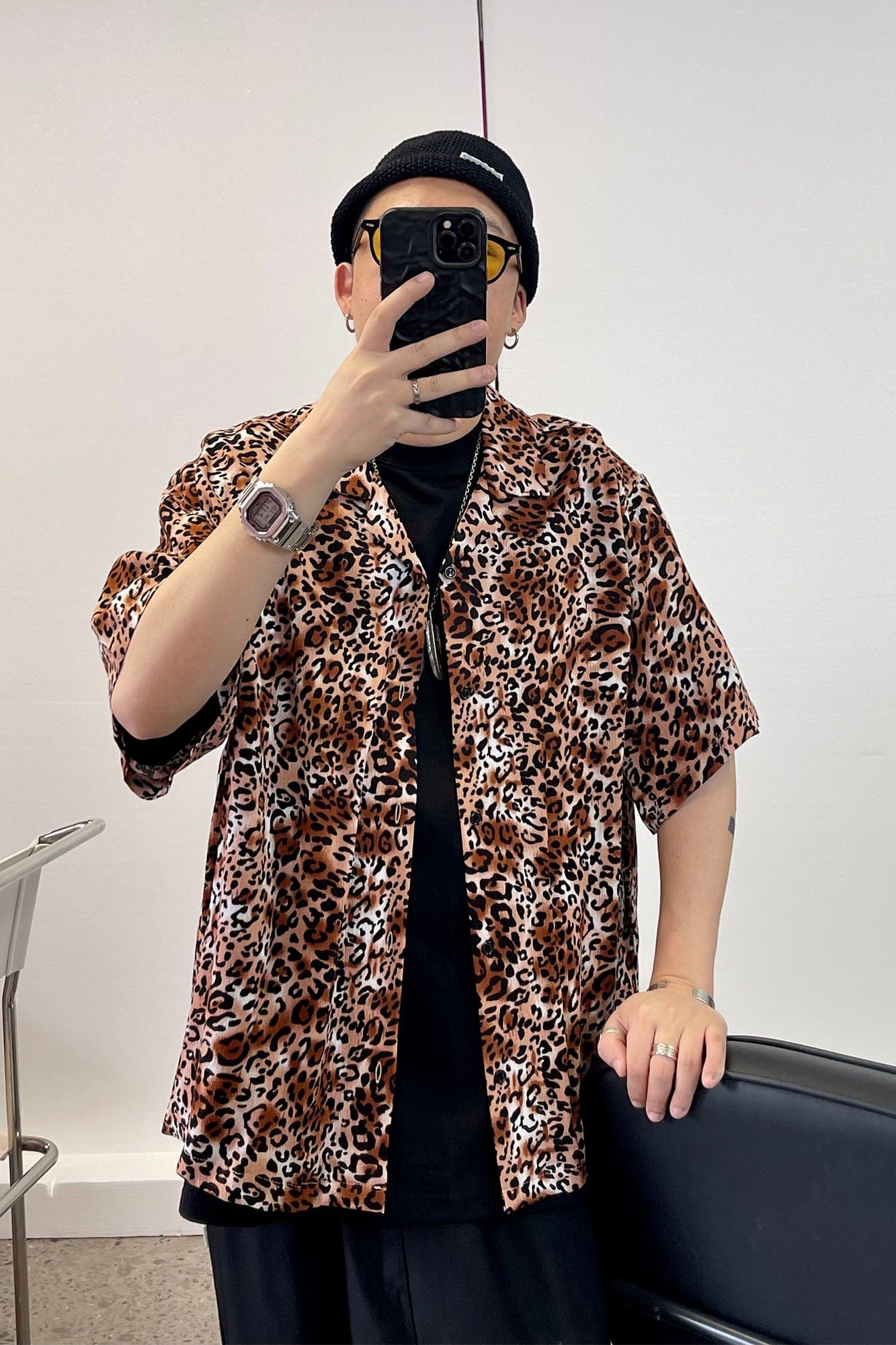 ME DA IGUAL Classic Leopard Full-Print Half Shirt