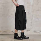 FACEONLAB Retro Pleated Raw-Edge Shorts
