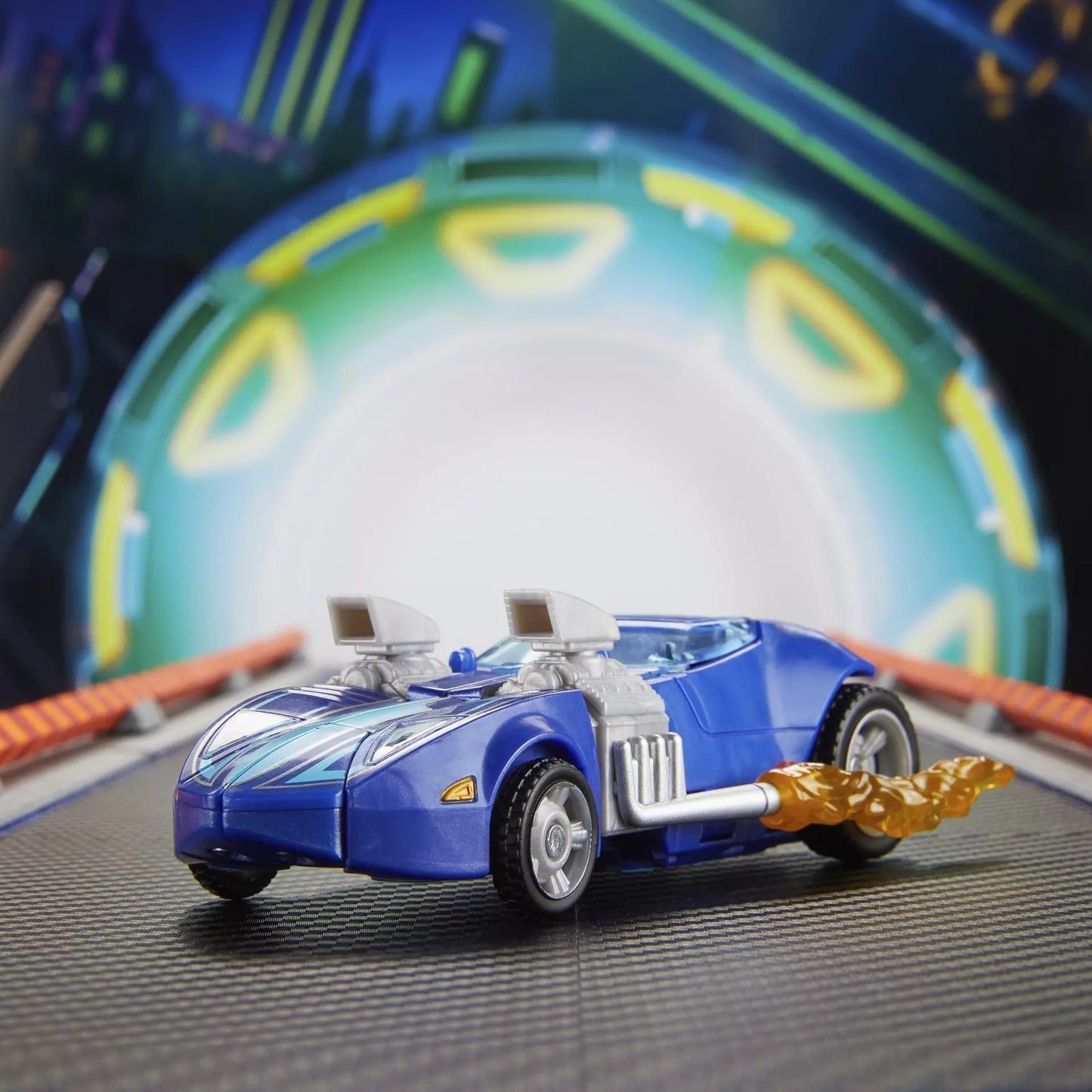 Transformers Collaborative Hot Wheels Twin Mill Action Figure