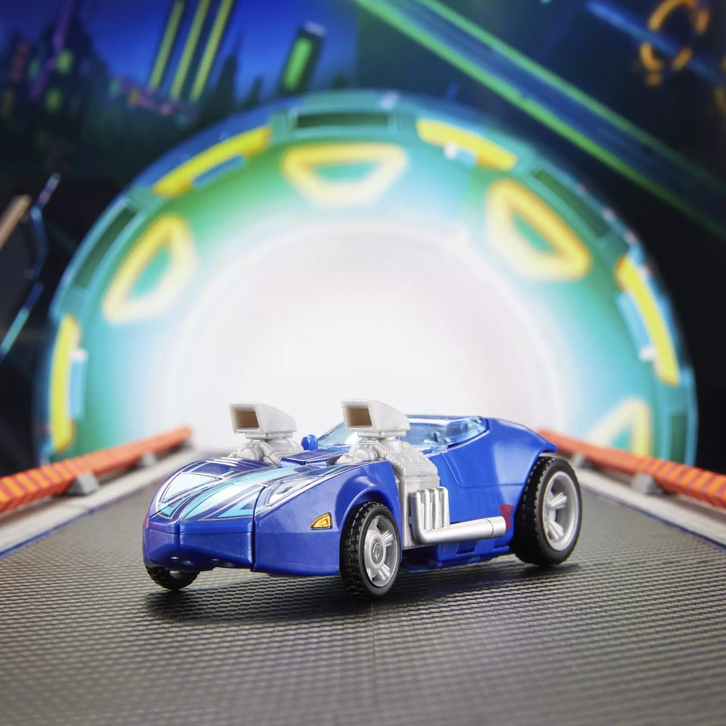 Transformers Collaborative Hot Wheels Twin Mill Action Figure