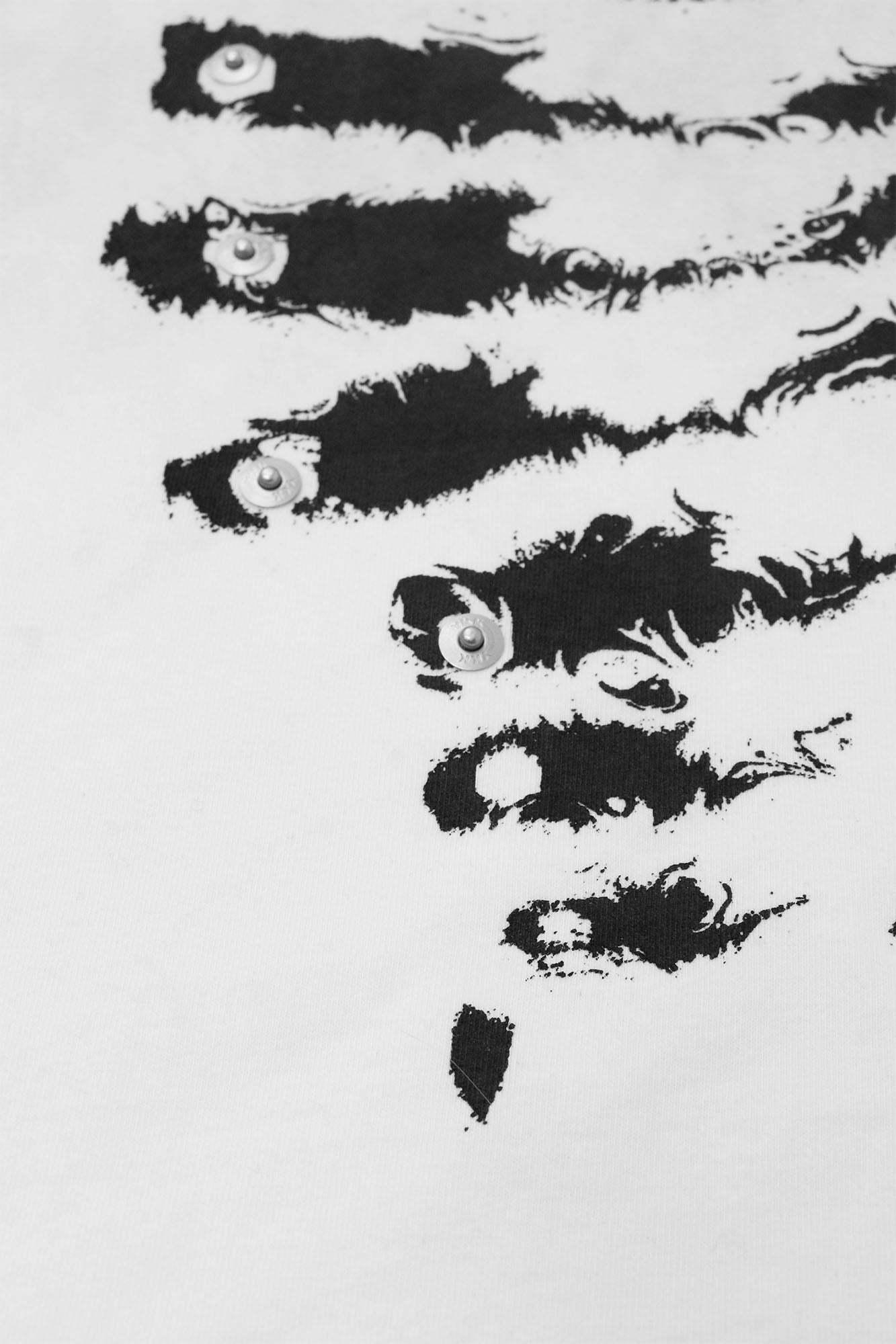 RELABEL Skeleton Graphic Rivet Long-Sleeve Tee