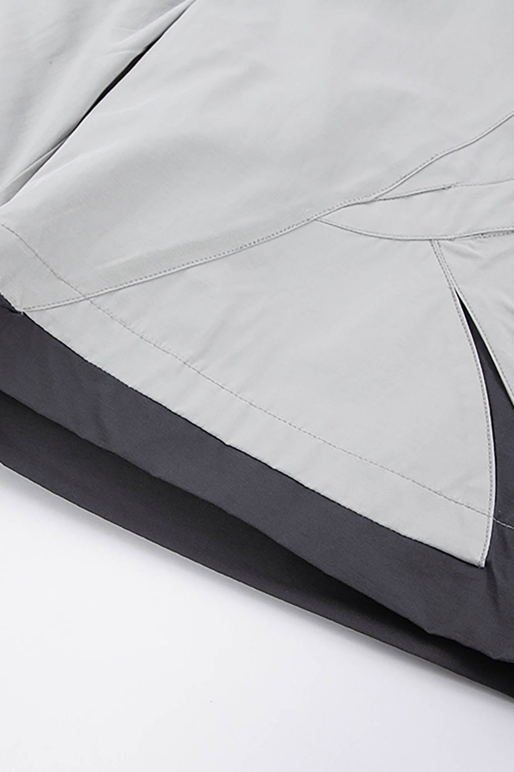 F2CE Contrast Panel Cut-Out Knee Shorts