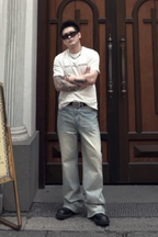 UNDERWATER Washed Whiskered Gradient Jeans