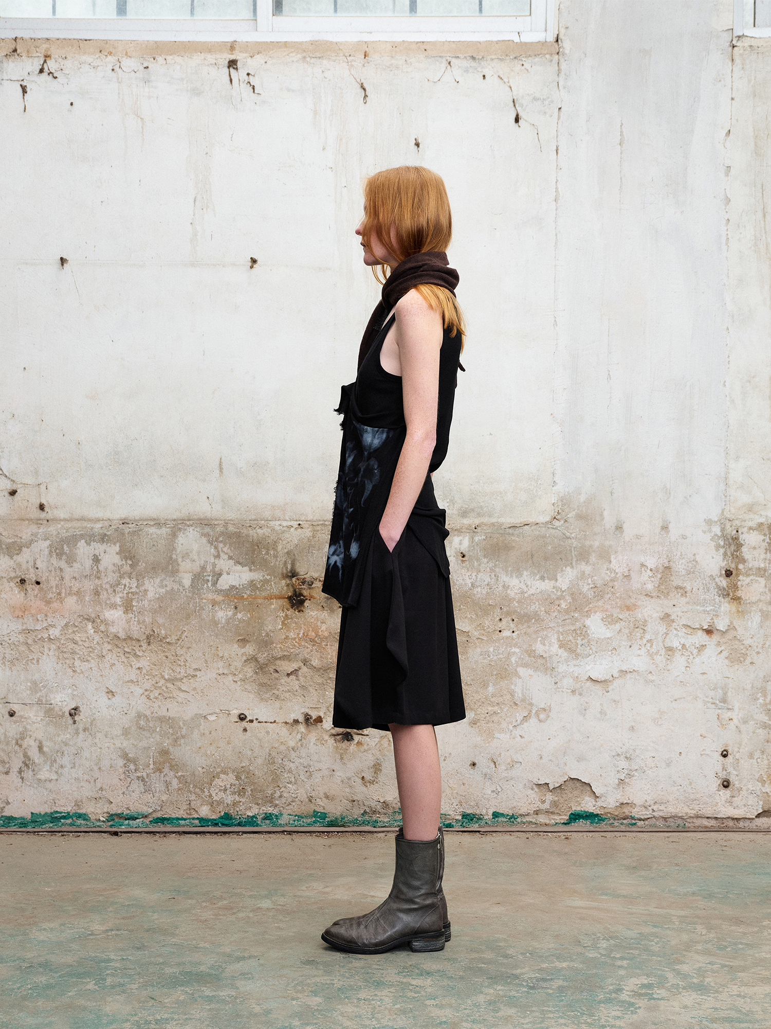 ILNya Nieternite Nifutur Deconstructed Graphic Knit Tank Top Black