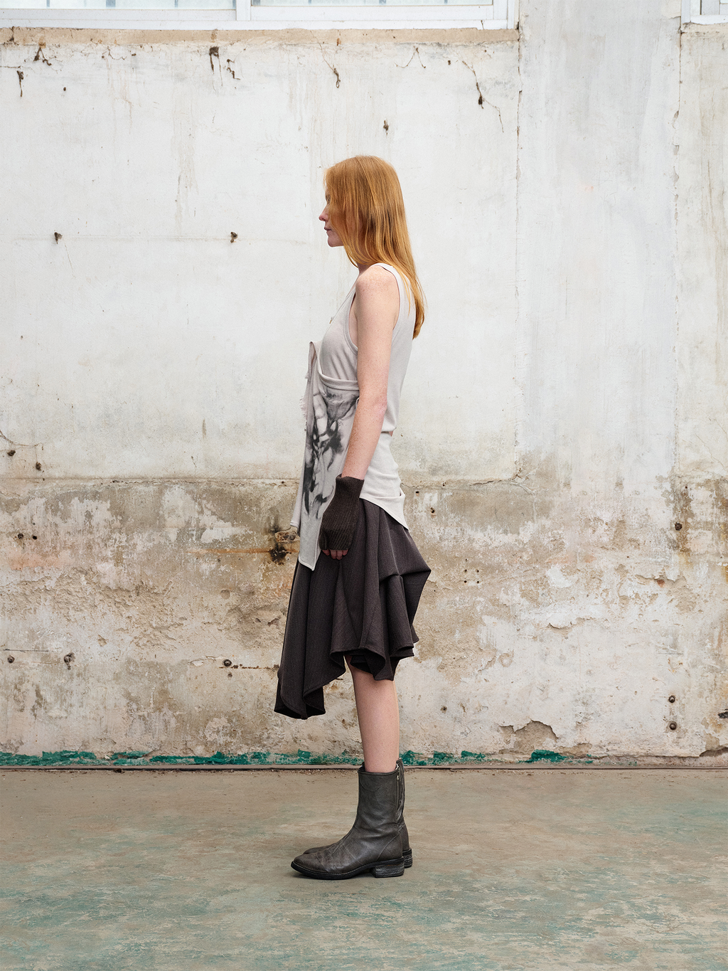 ILNya Nieternite Nifutur Deconstructed Graphic Knit Tank Top Gray