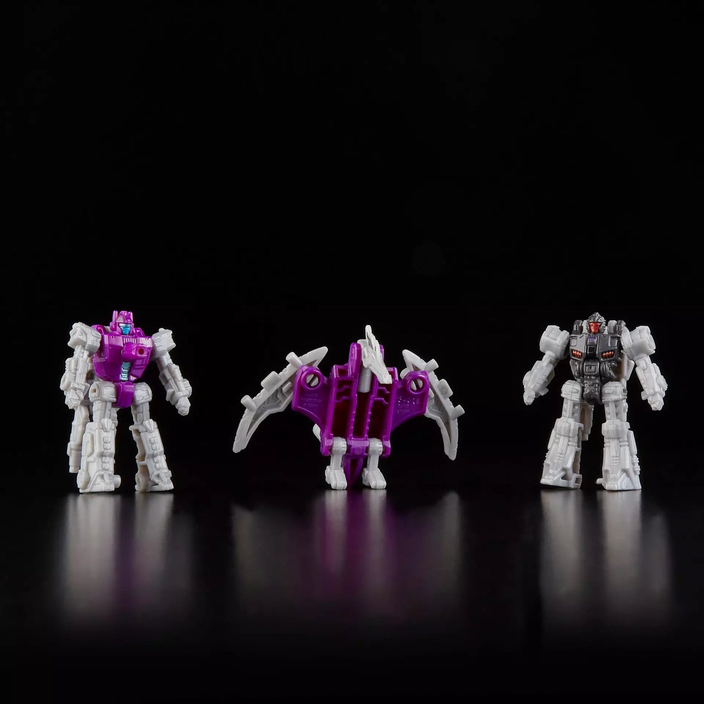 Transformers Generations War For Cybertron: Siege Voyager Decepticon Skywarp Phantomstrike Squadron 4 Pack Final Strike Action Figure WFC-S27