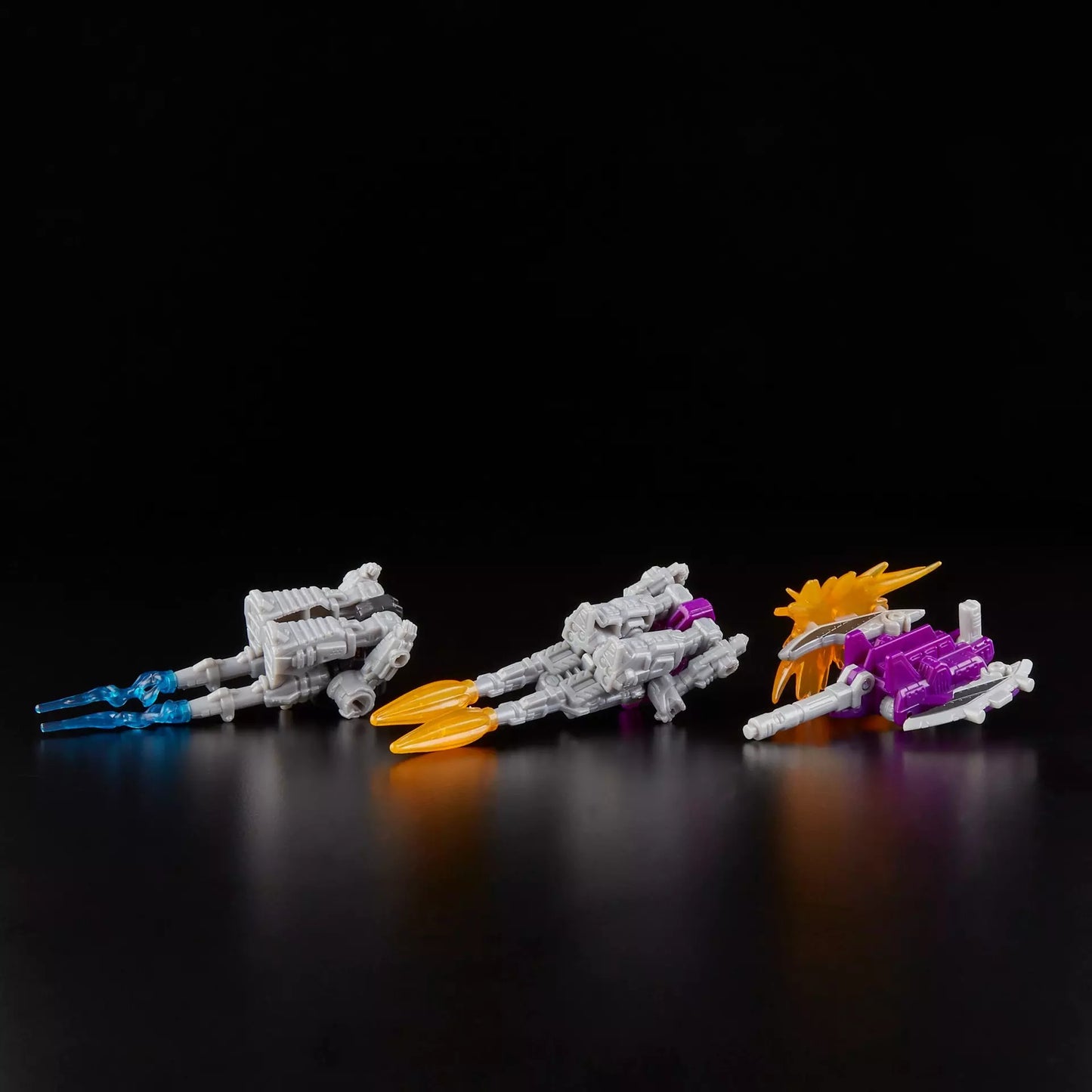 Transformers Generations War For Cybertron: Siege Voyager Decepticon Skywarp Phantomstrike Squadron 4 Pack Final Strike Action Figure WFC-S27