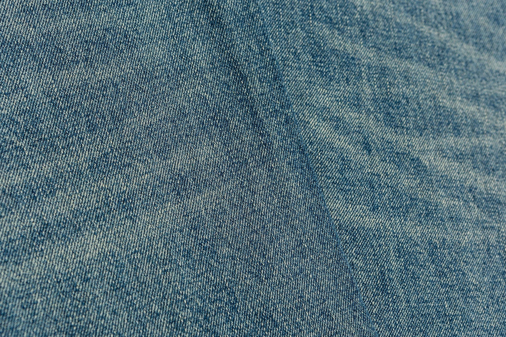 ME DA IGUAL Distressed Ripped Whisker Washed Jeans