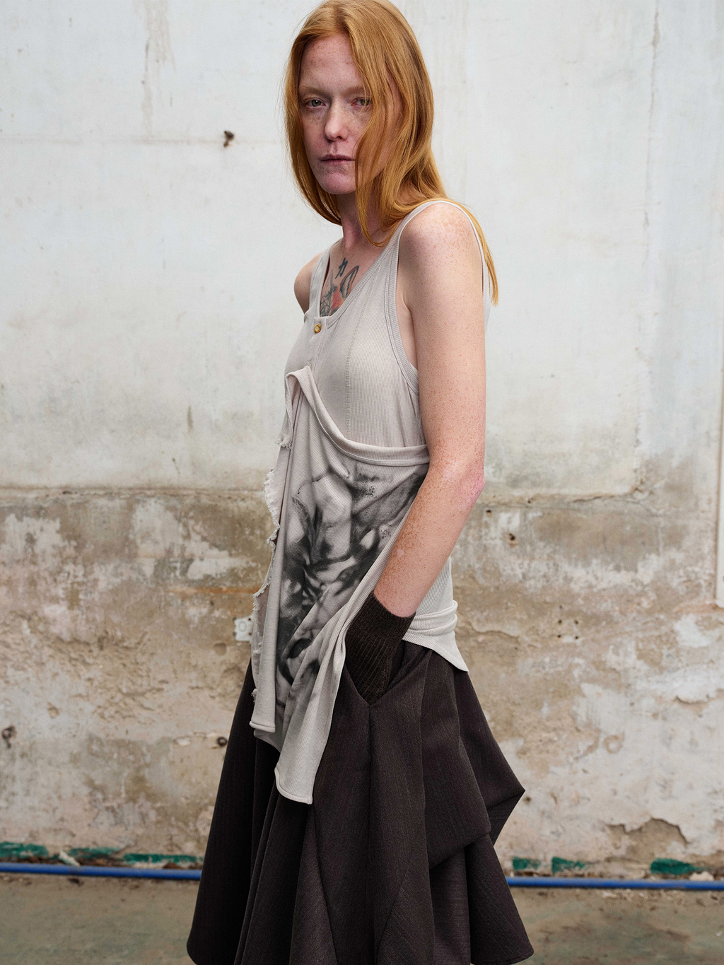 ILNya Nieternite Nifutur Deconstructed Graphic Knit Tank Top Gray