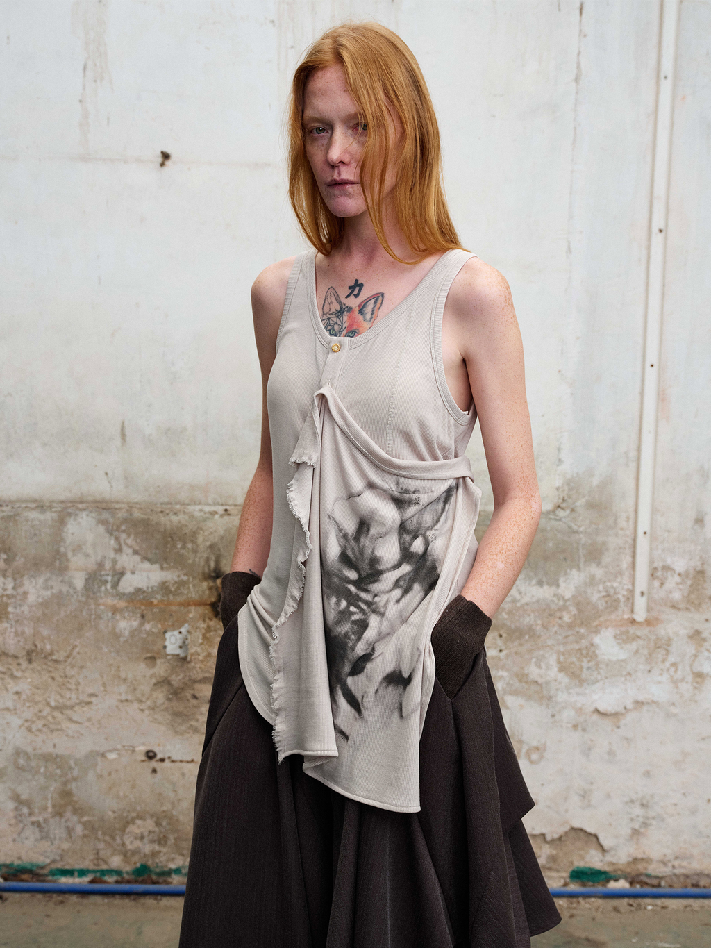 ILNya Nieternite Nifutur Deconstructed Graphic Knit Tank Top Gray