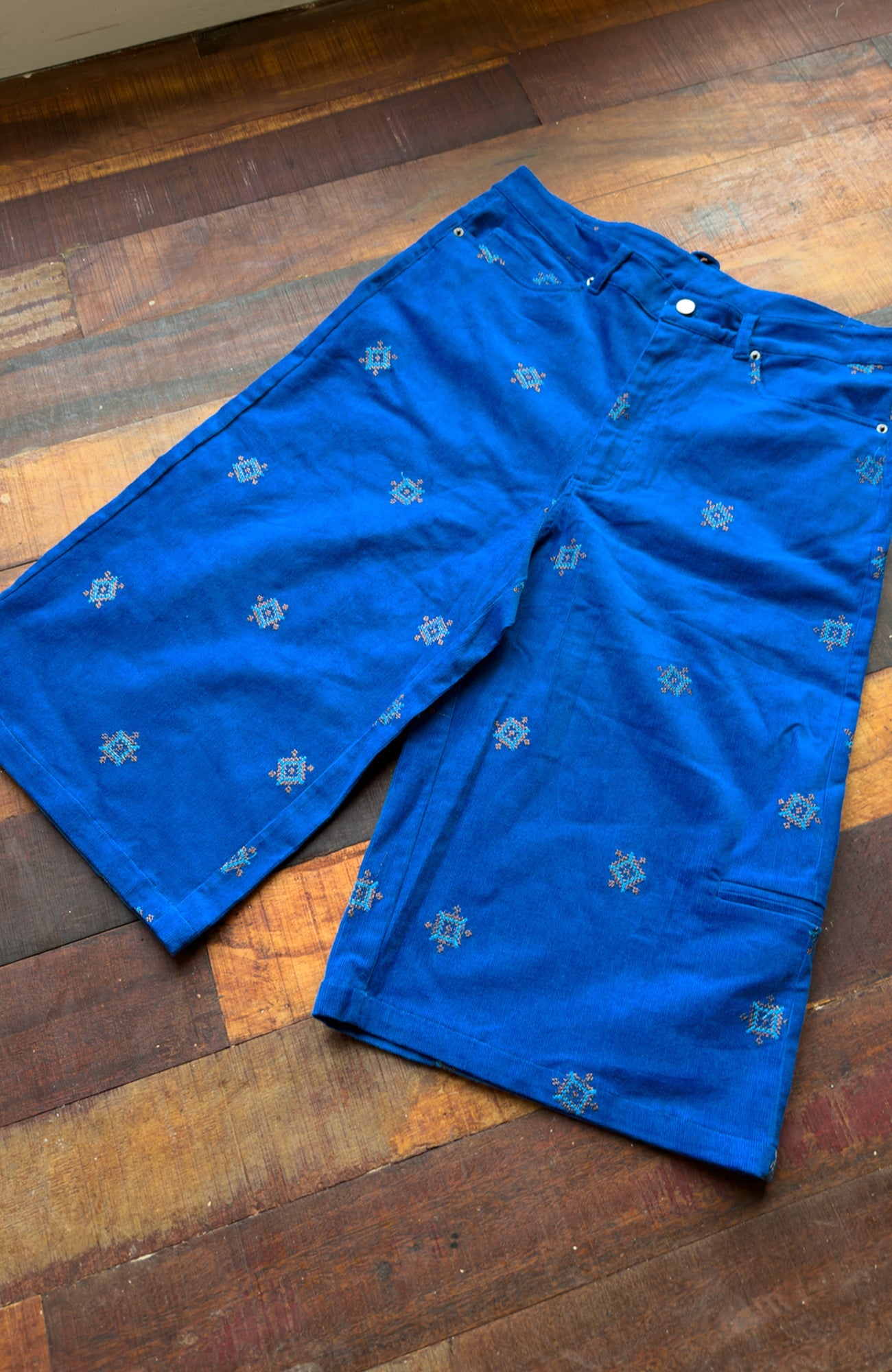 TRECLUB Embroidered Wide-leg Shorts
