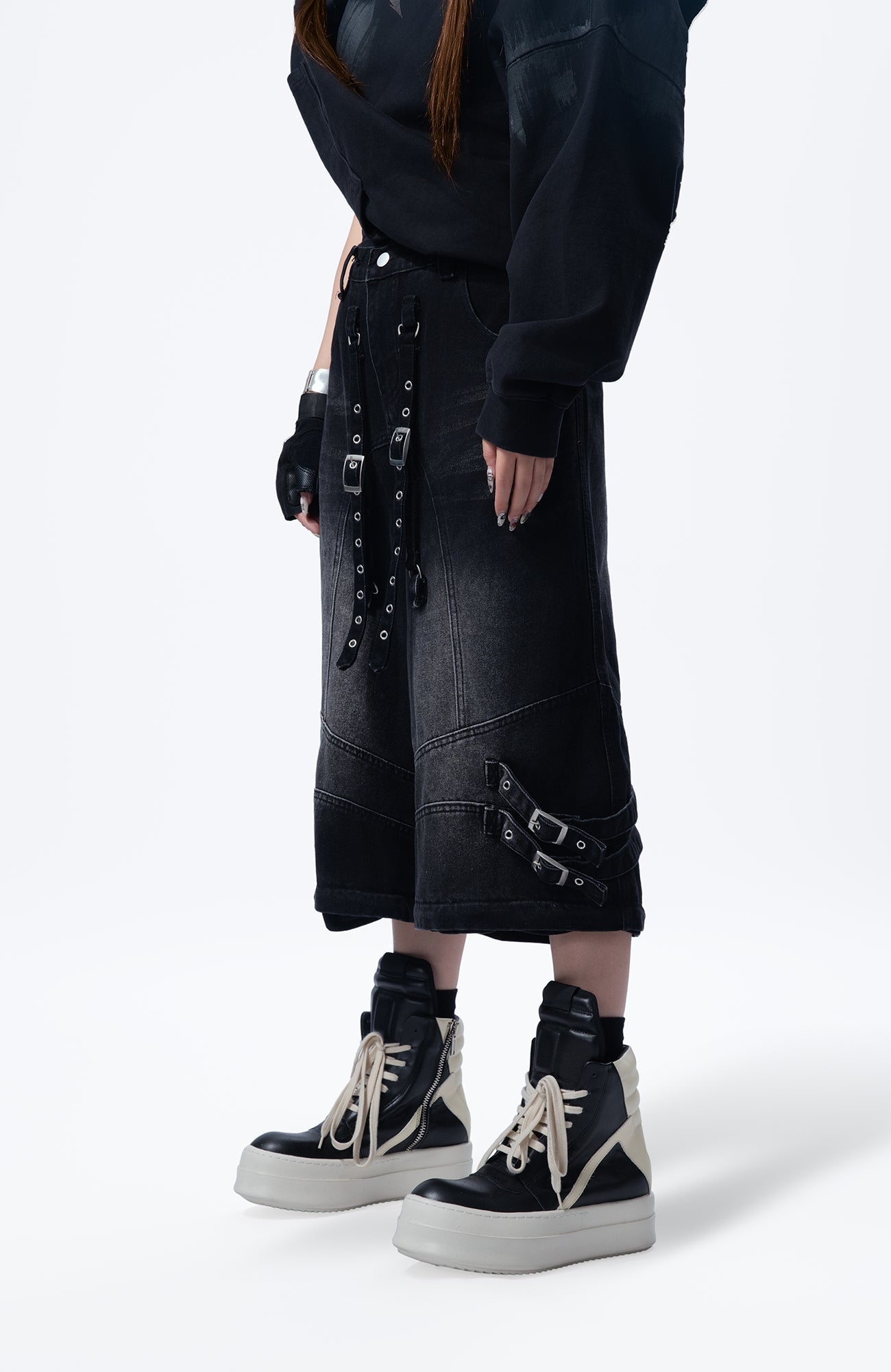MOGONGSHE Detachable Drape-Strap Washed Jeans