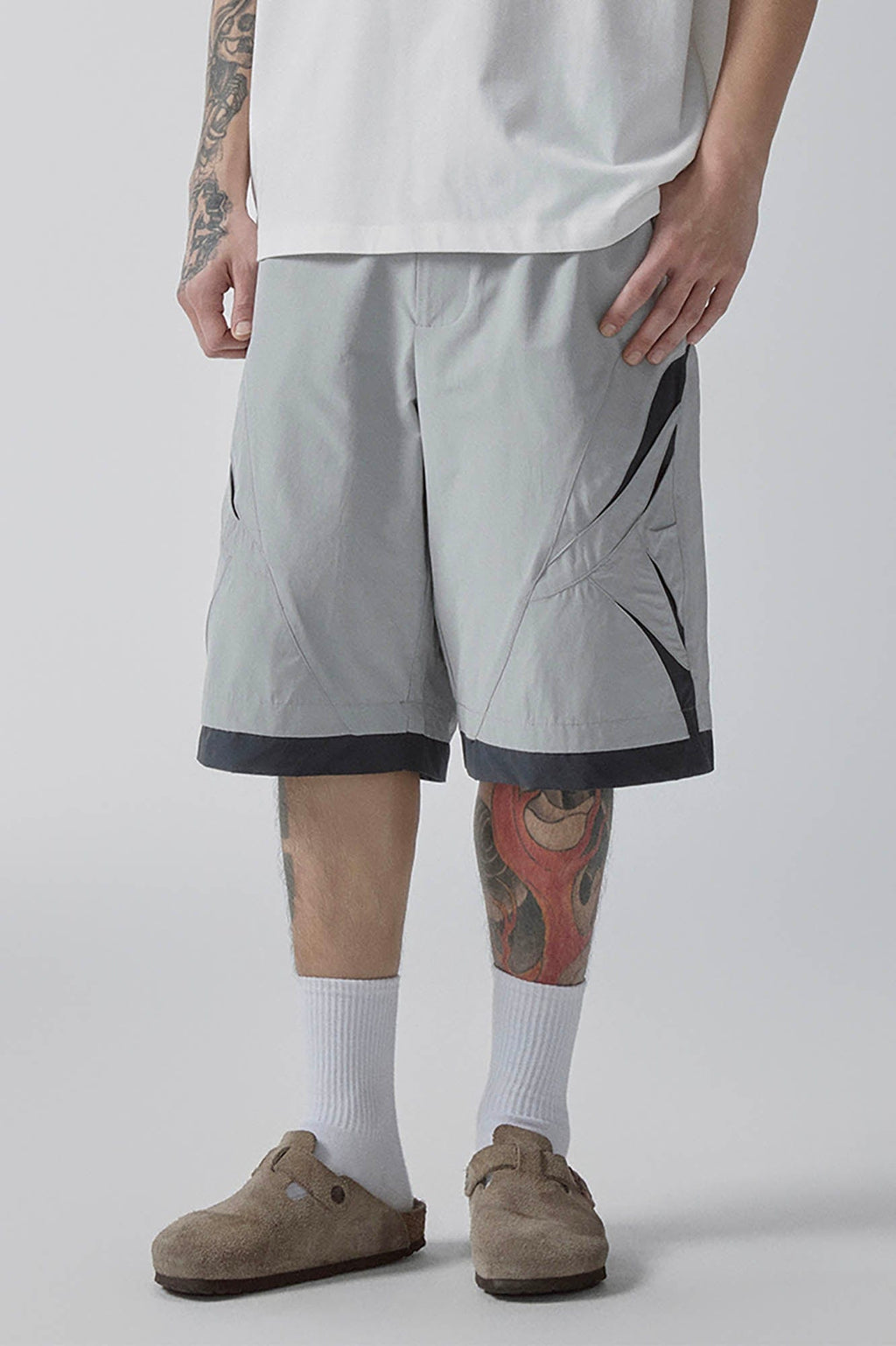 F2CE Contrast Panel Cut-Out Knee Shorts