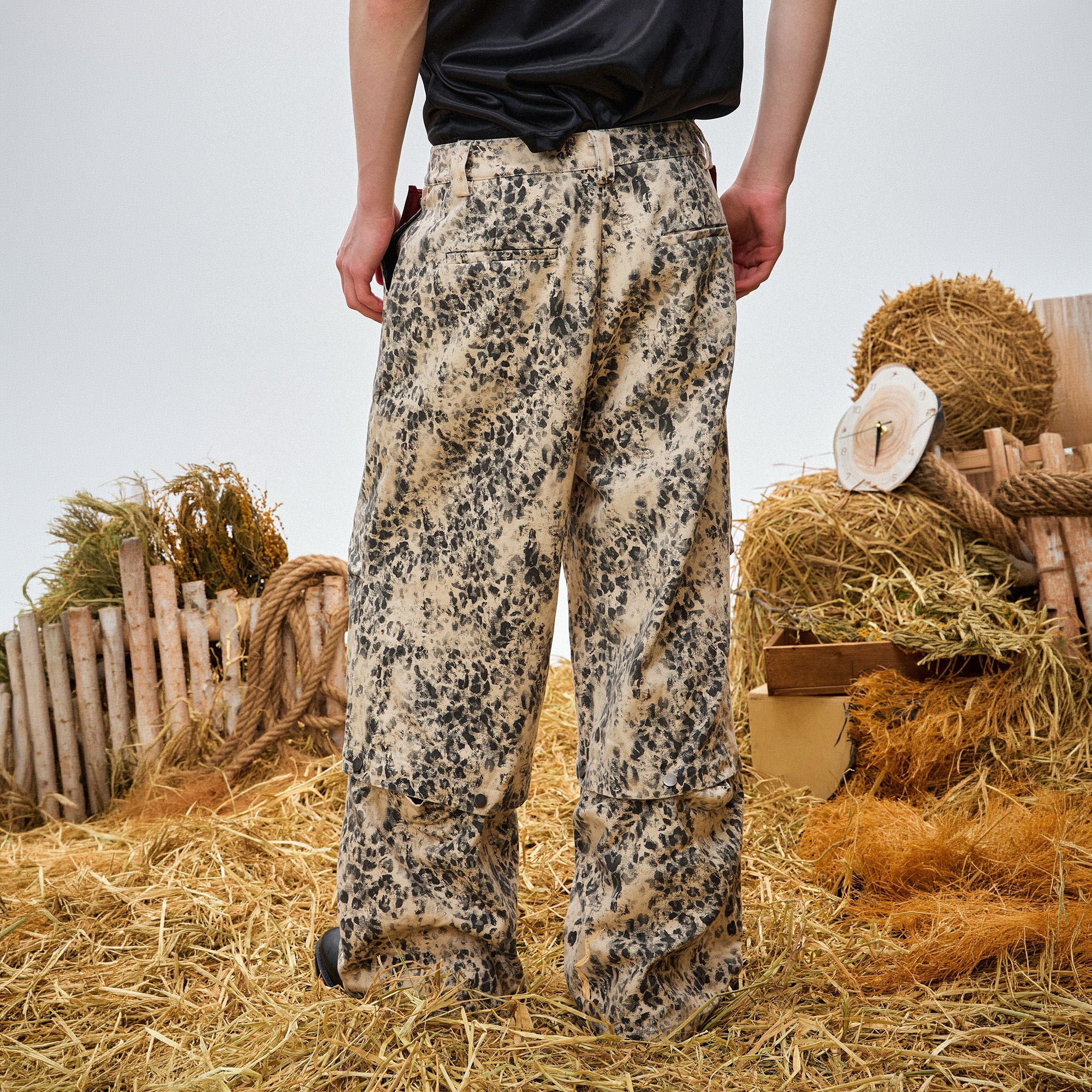 OIPWORD Retro Leopard Detachable Panel Cargo Jeans