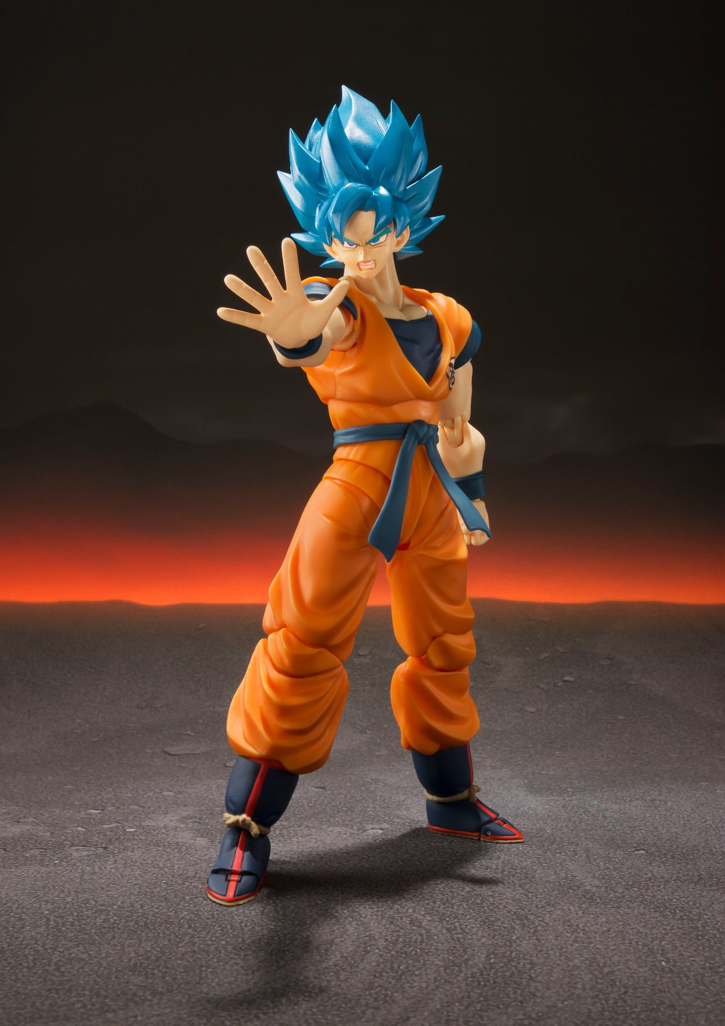 S.H. Figuarts Dragon Ball Super Saiyan God Super Saiyan Goku Blue Action Figure