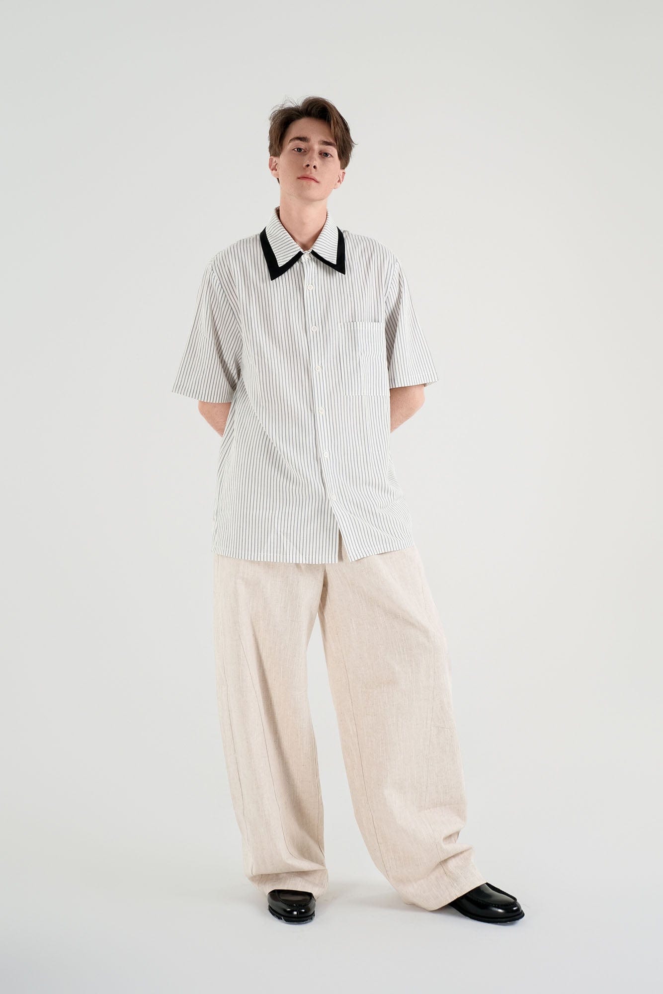 WIID Striped Contrast-Collar Tie-Neck Half Shirt