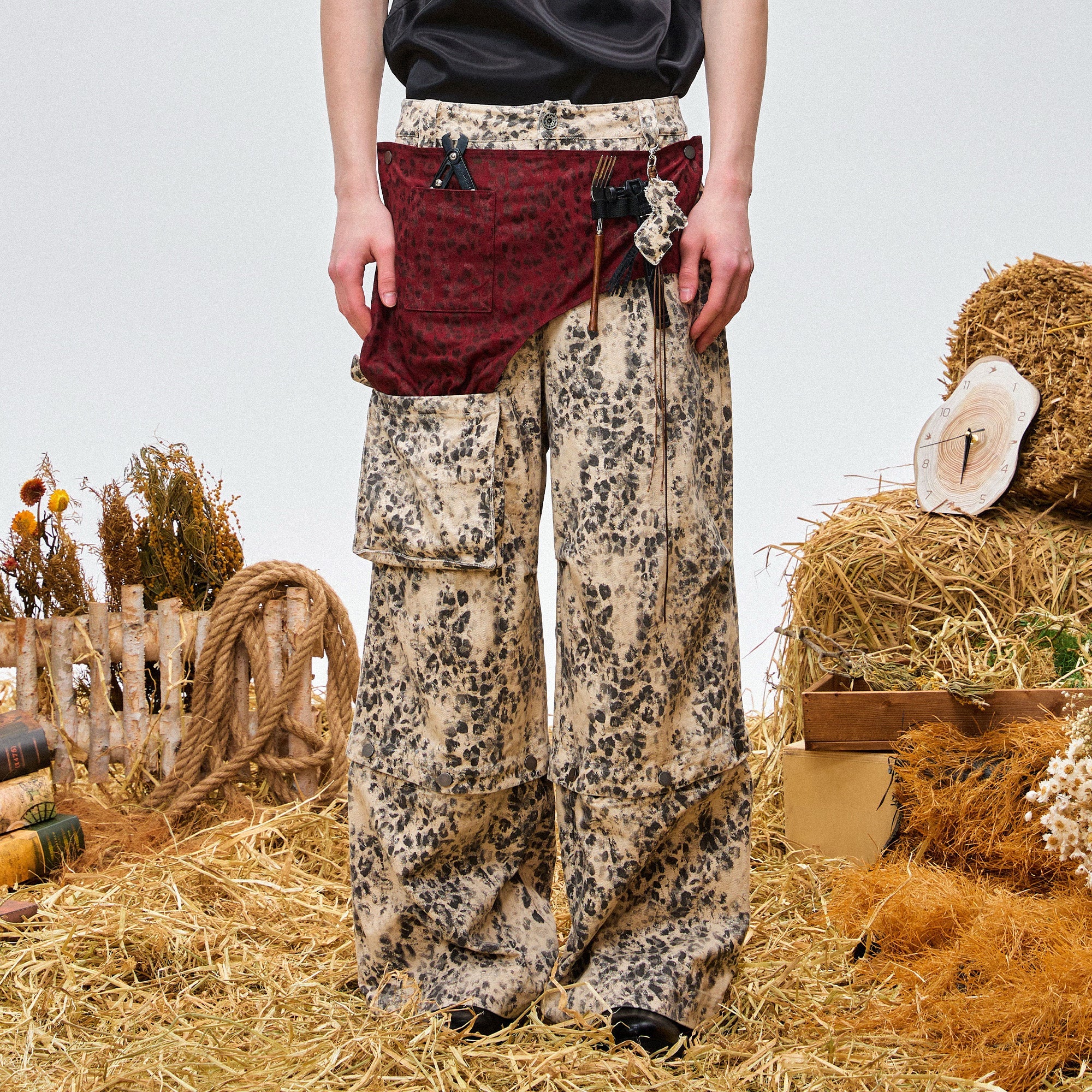 OIPWORD Retro Leopard Detachable Panel Cargo Jeans