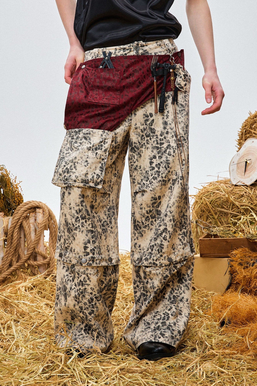 OIPWORD Retro Leopard Detachable Panel Cargo Jeans