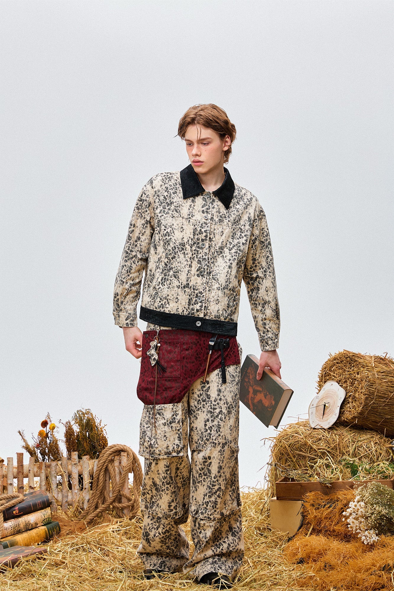 OIPWORD Retro Leopard Detachable Panel Cargo Jeans