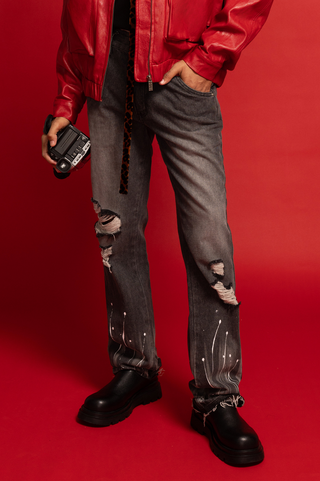 REDH Washed Paint-Splattered Distressed Jeans