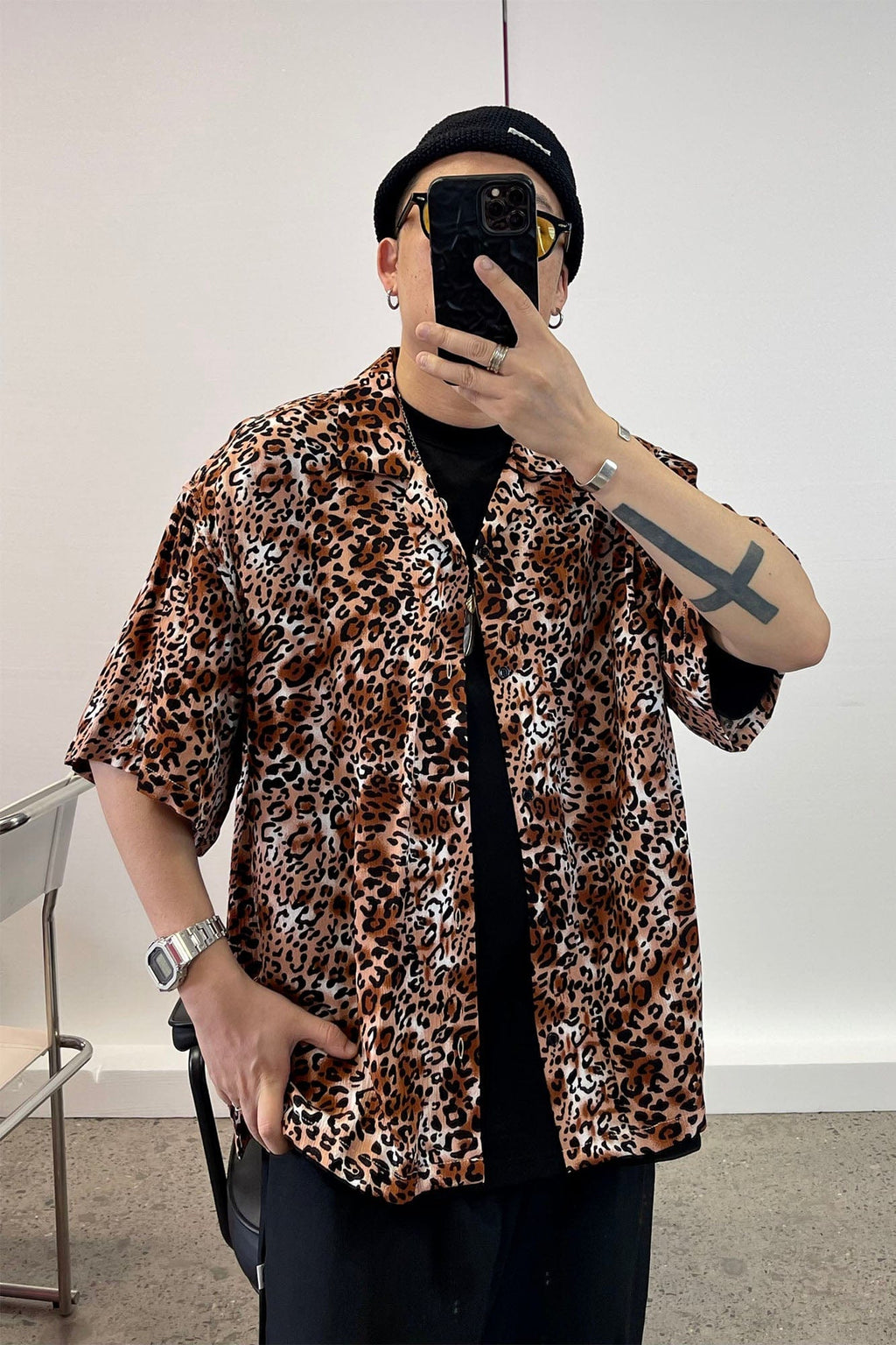 ME DA IGUAL Classic Leopard Full-Print Half Shirt