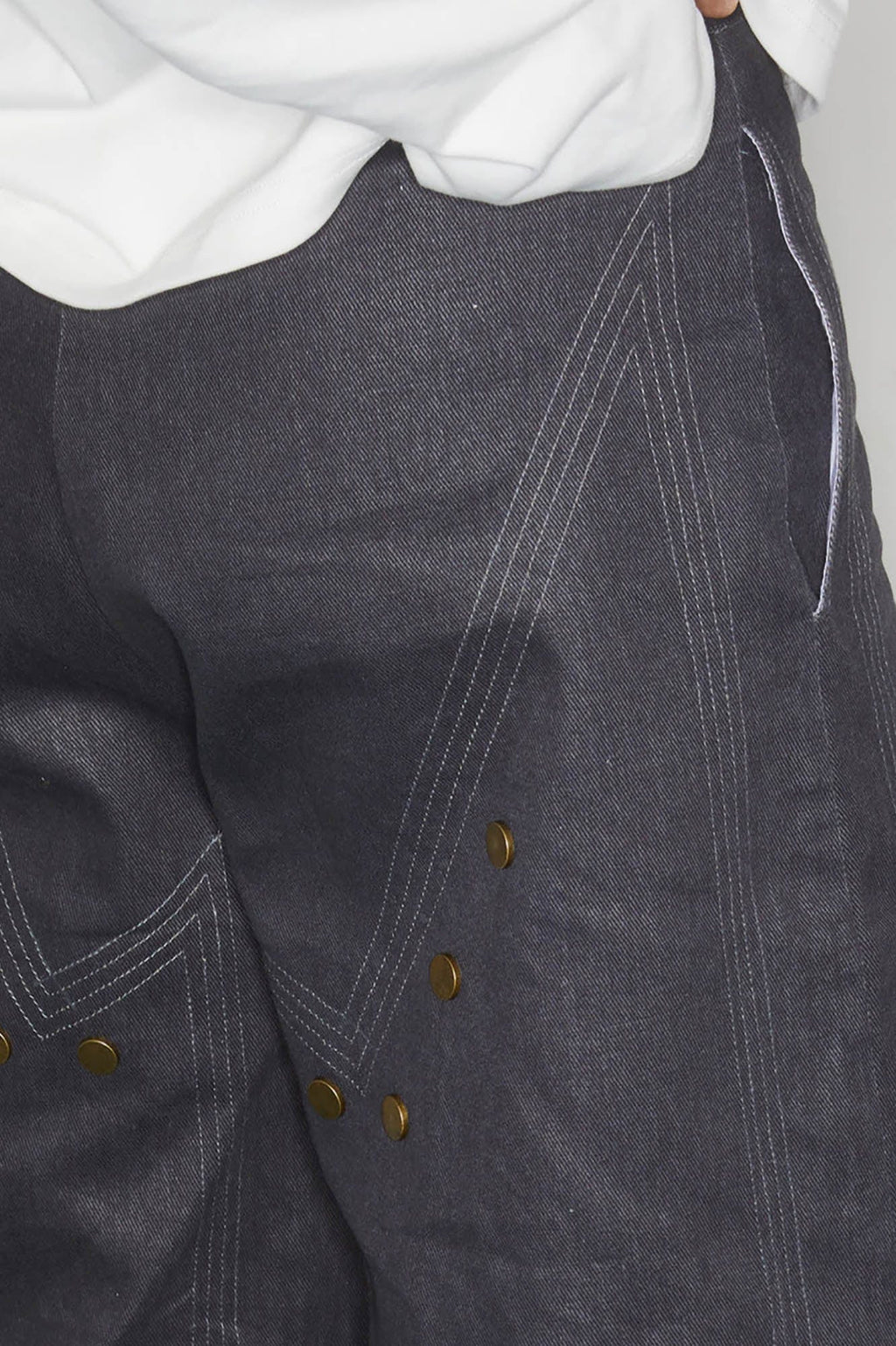 KADAKADA Rivet Raw Edge Shorts